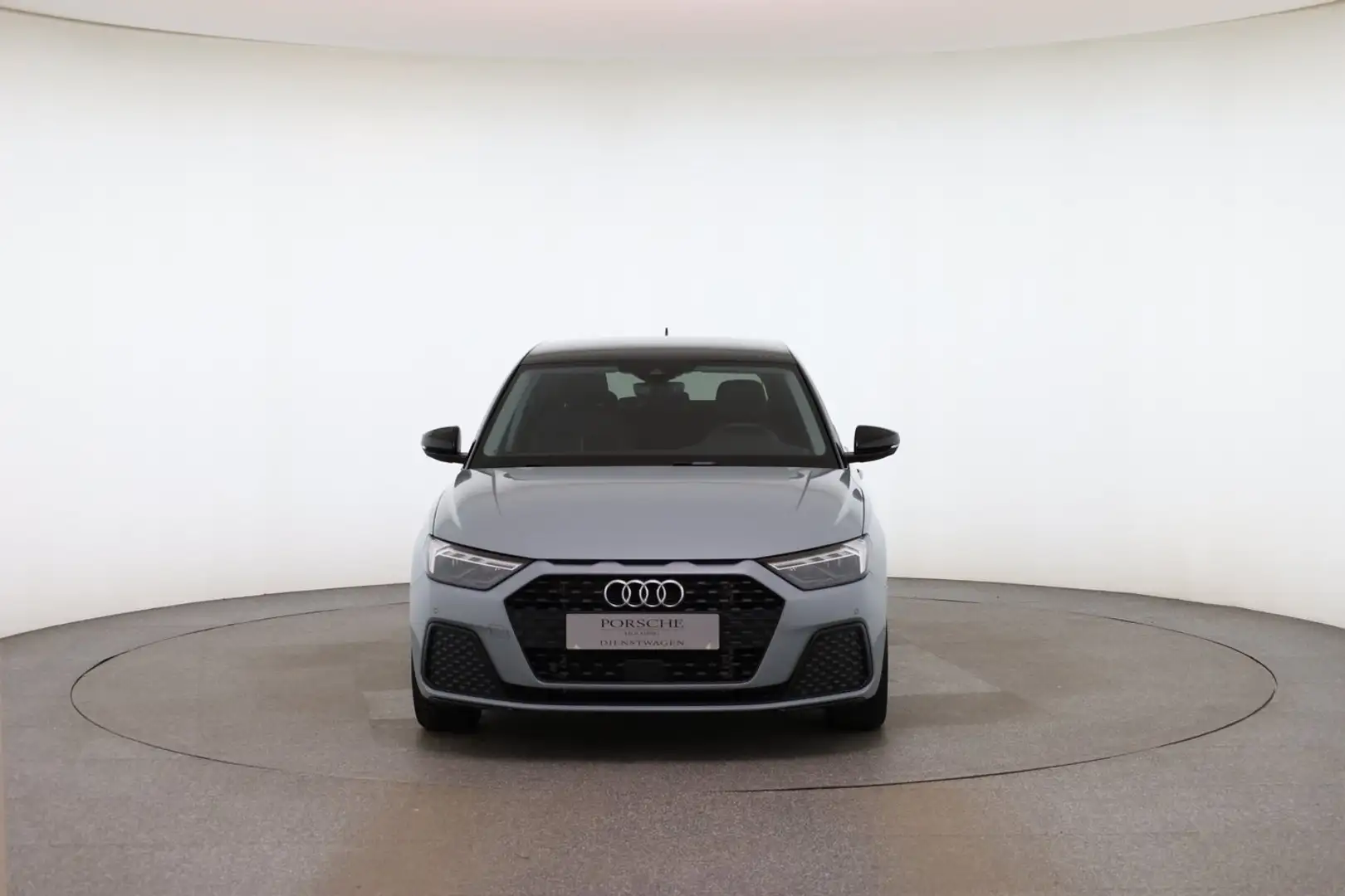 Audi A1 25 TFSI intense Grau - 2