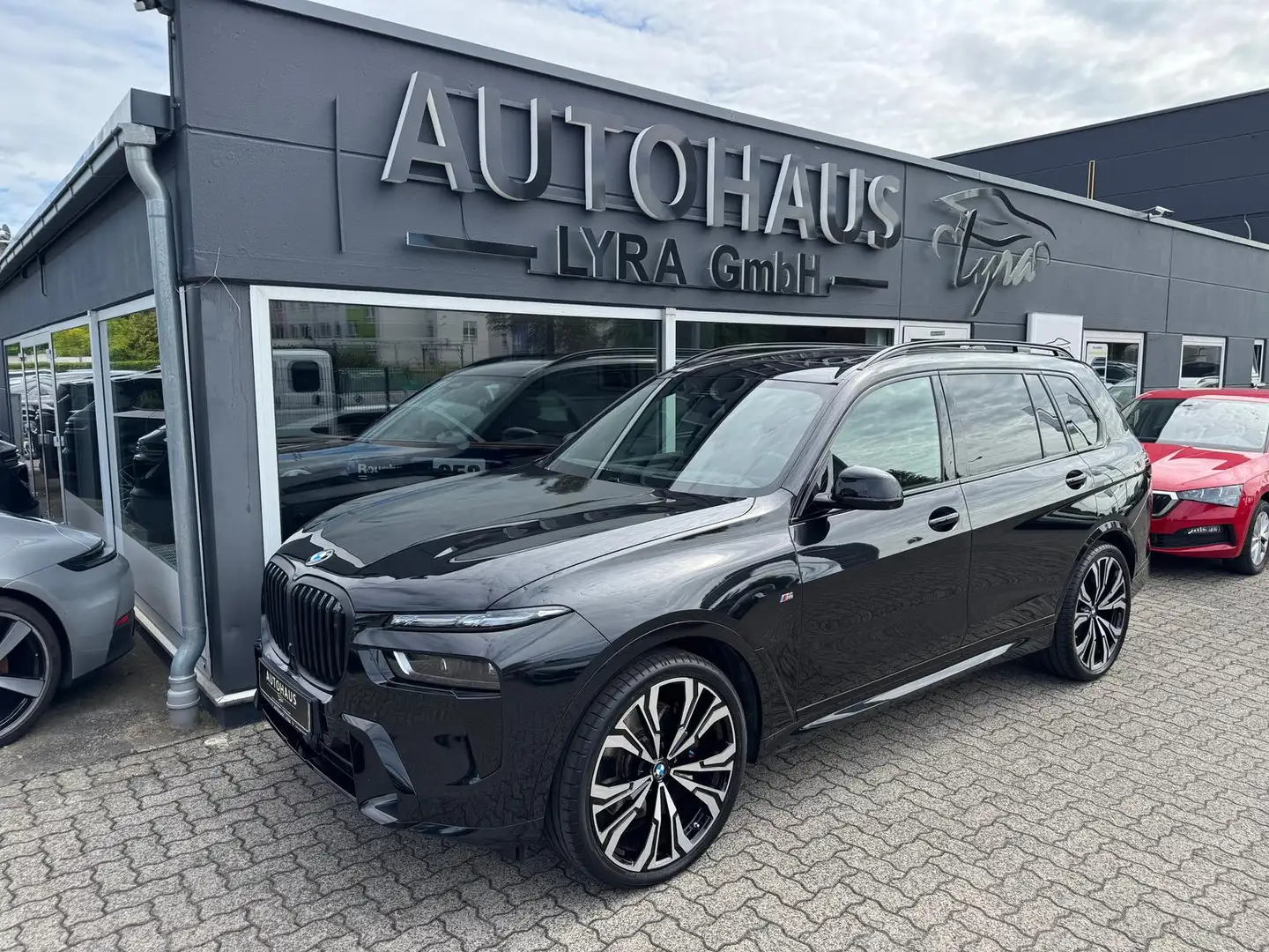 BMW X7 40d xDrive M-Sport Pro*LED*PANO-SKY*LUFT*23Z* Schwarz - 2