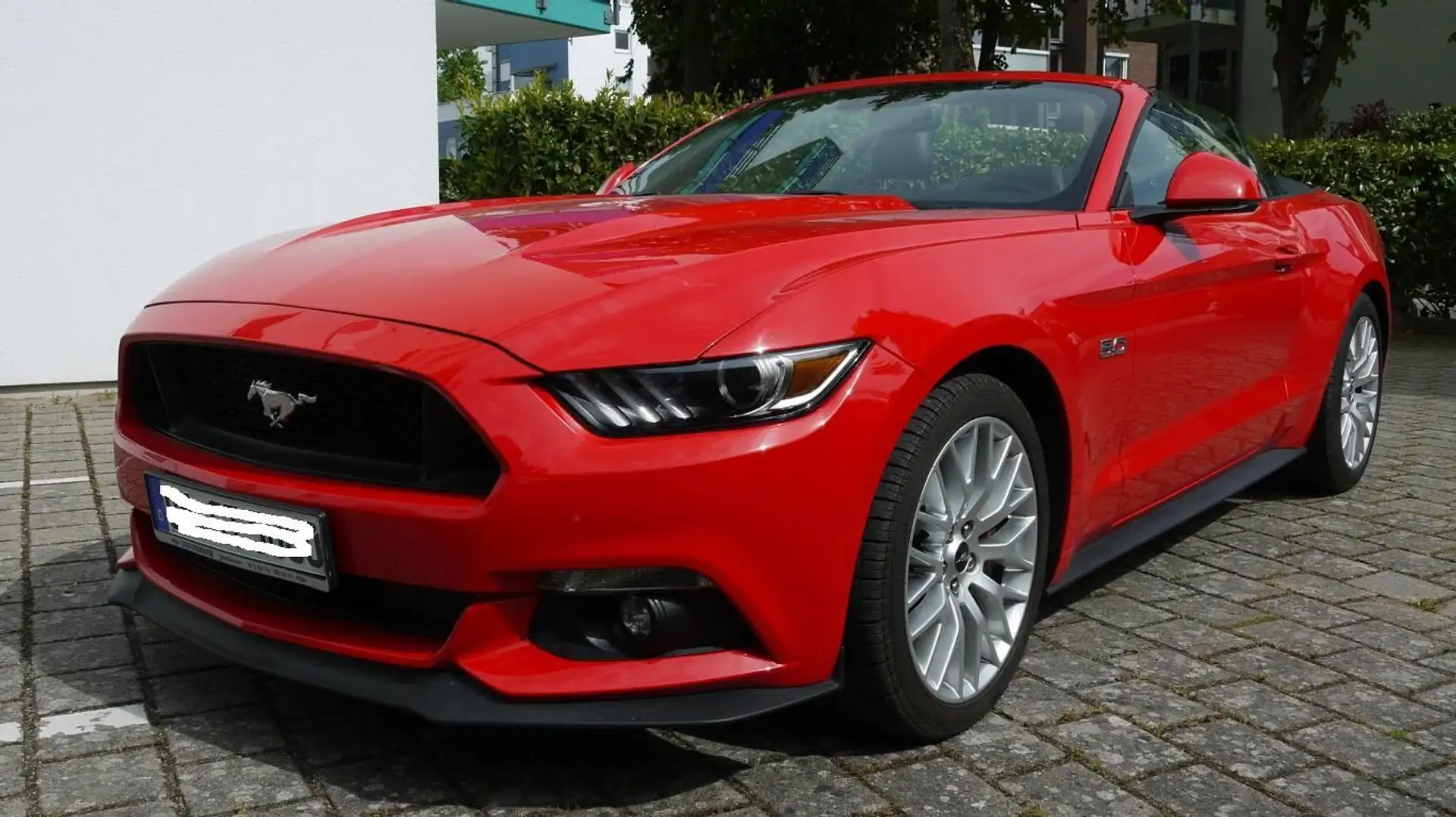 Ford Mustang GT Convertible Rot - 2