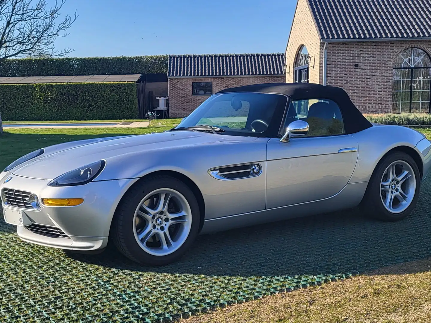 BMW Z8 EUROPEAN CAR+HARDTOP Silver - 1
