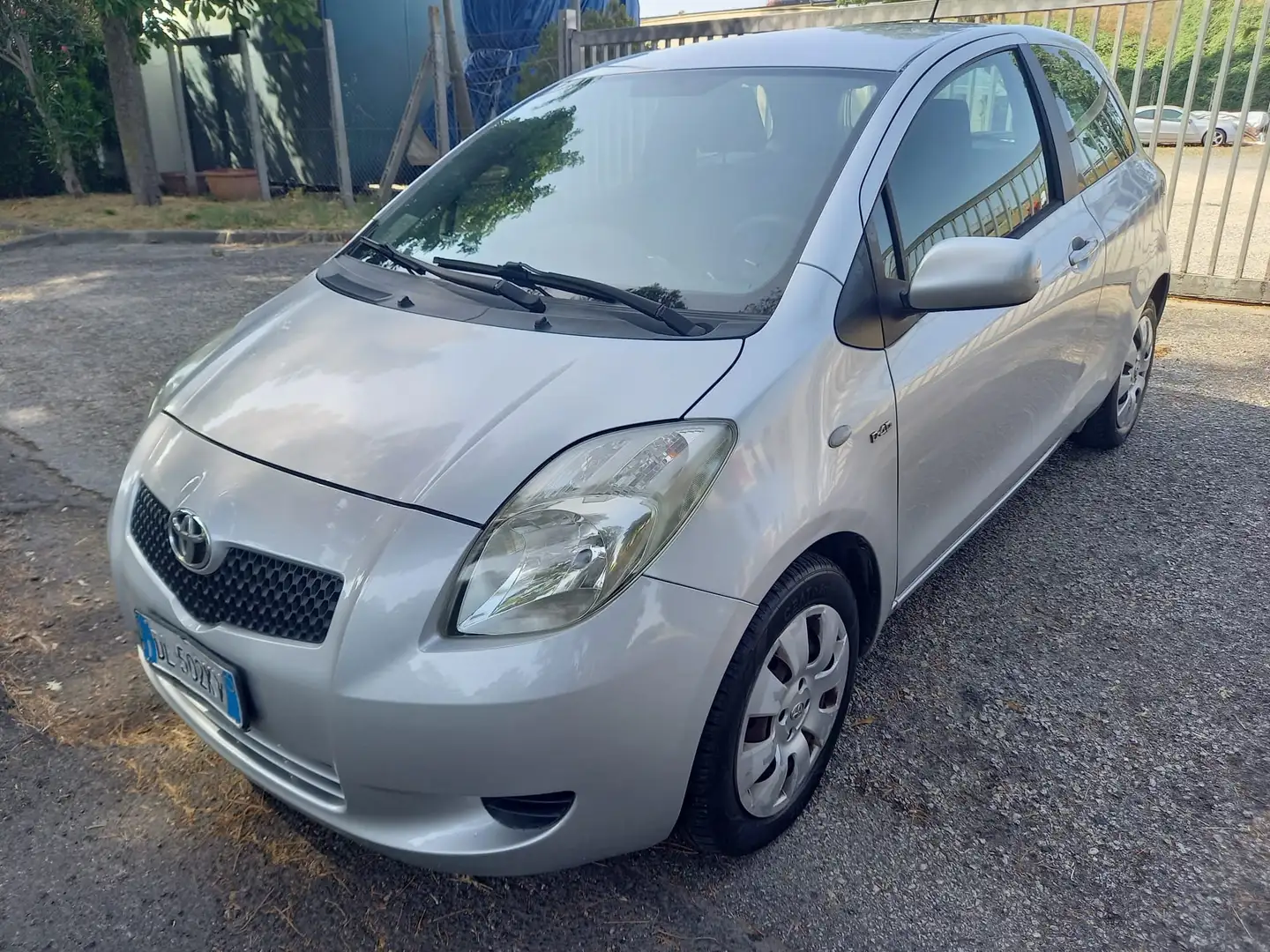Toyota Yaris 1.4d 90cv AUTOMATICA Frizione NUOVA Garanzia 12m! Argent - 1