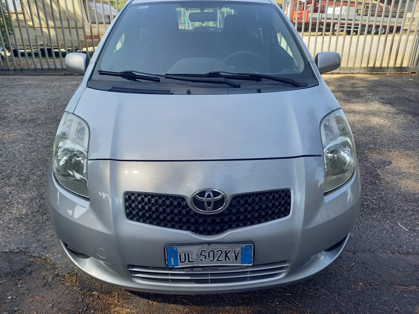 Toyota Yaris 1.4d 90cv AUTOMATICA Frizione NUOVA Garanzia 12m! Argent - 2