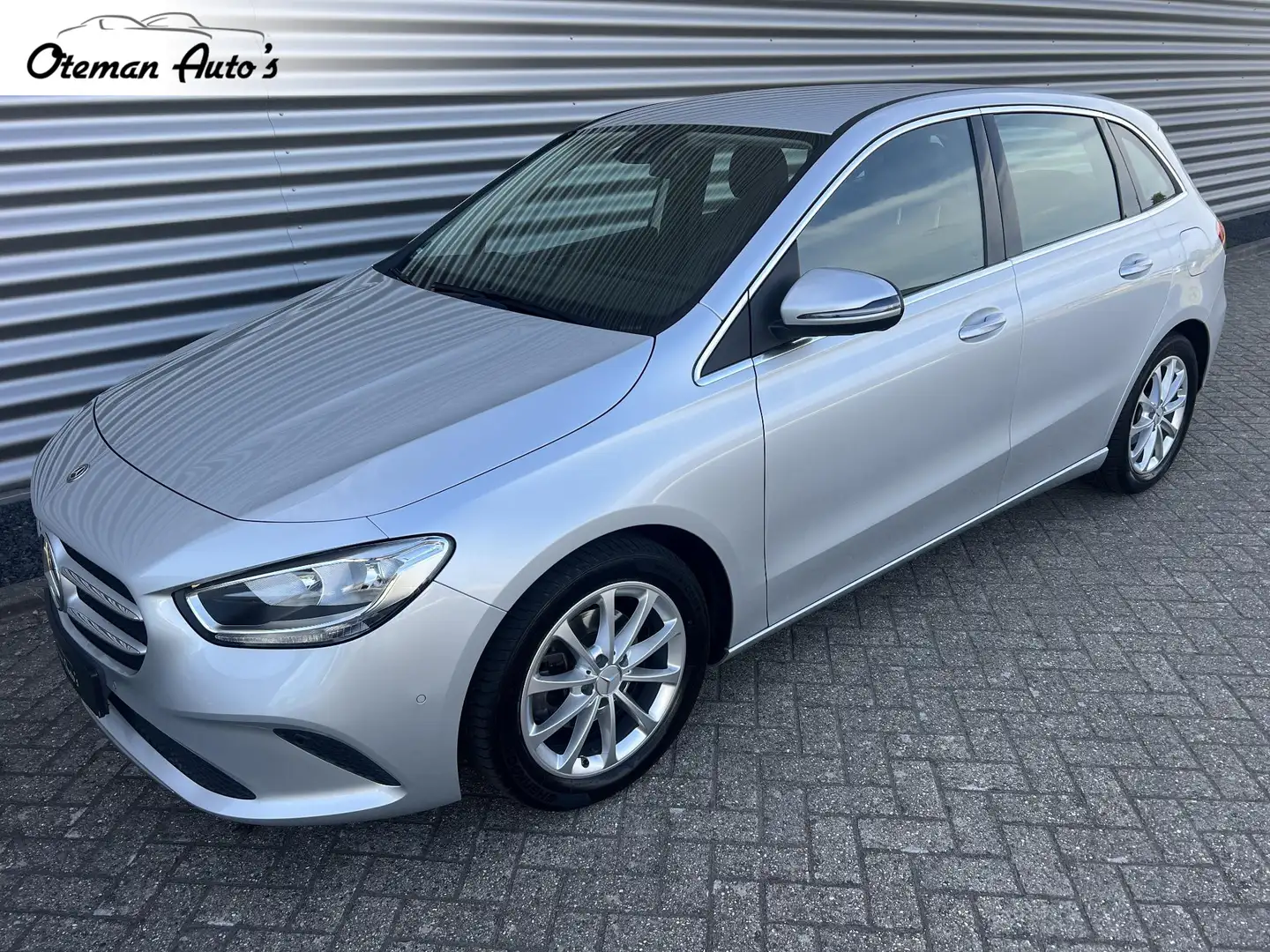 Mercedes-Benz B 180 Automaat Trekhaak Widescreen Gris - 1
