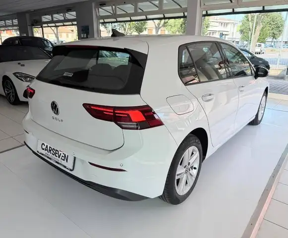Volkswagen Golf view 5