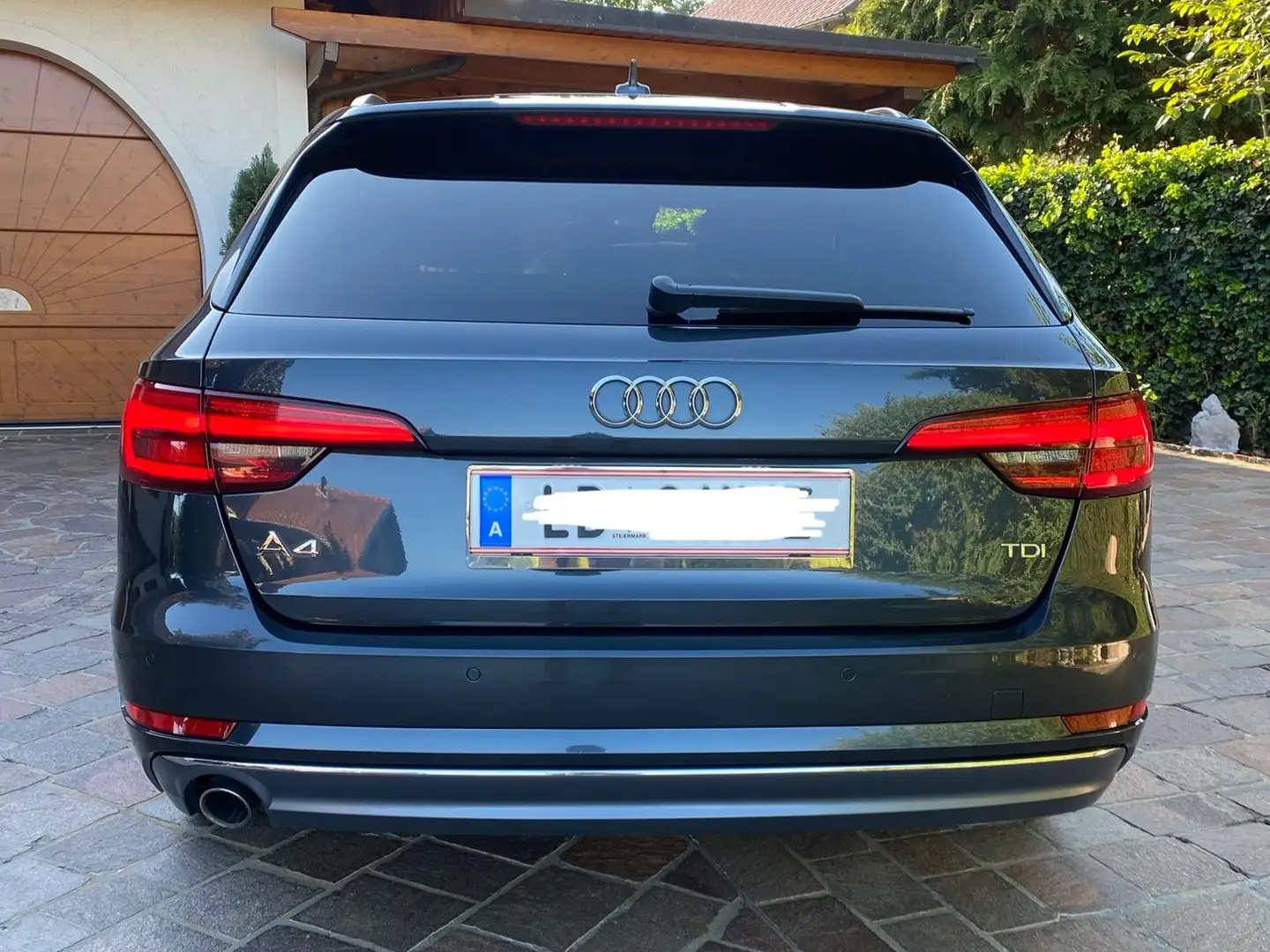 Audi A4 A4 Avant 2,0 TDI Design S-tronic Design Grau - 2