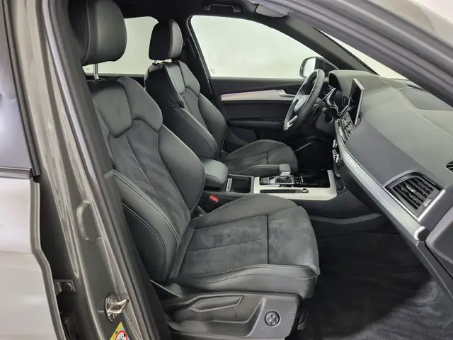 Audi Q5 view 10