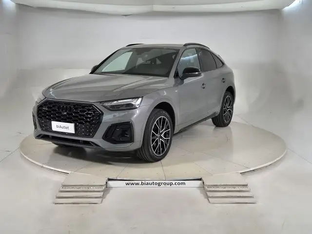 Audi Q5 main image