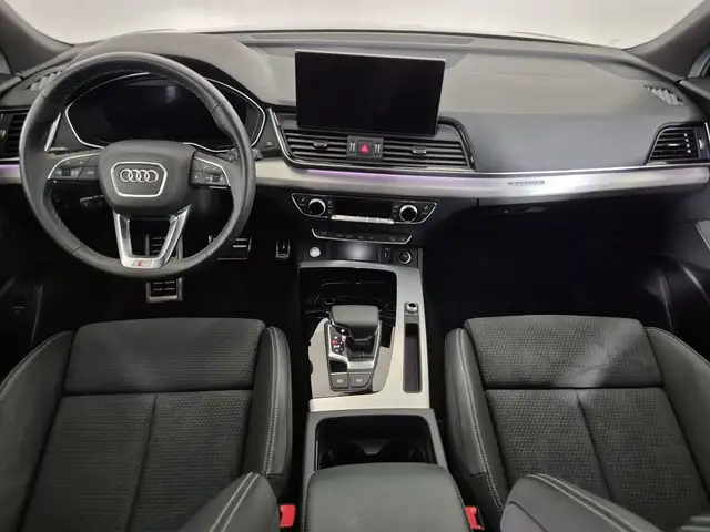 Audi Q5 view 8