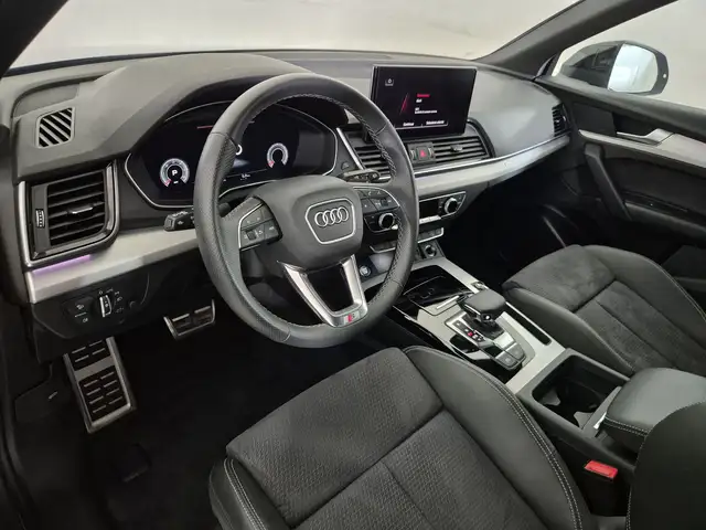 Audi Q5 view 6