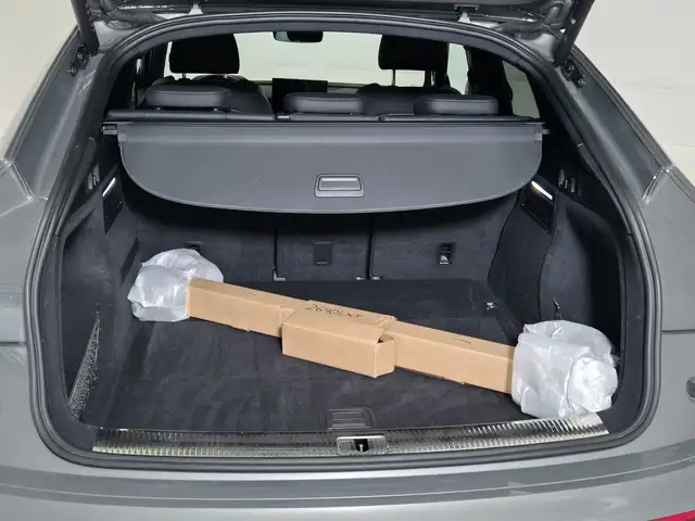 Audi Q5 view 13