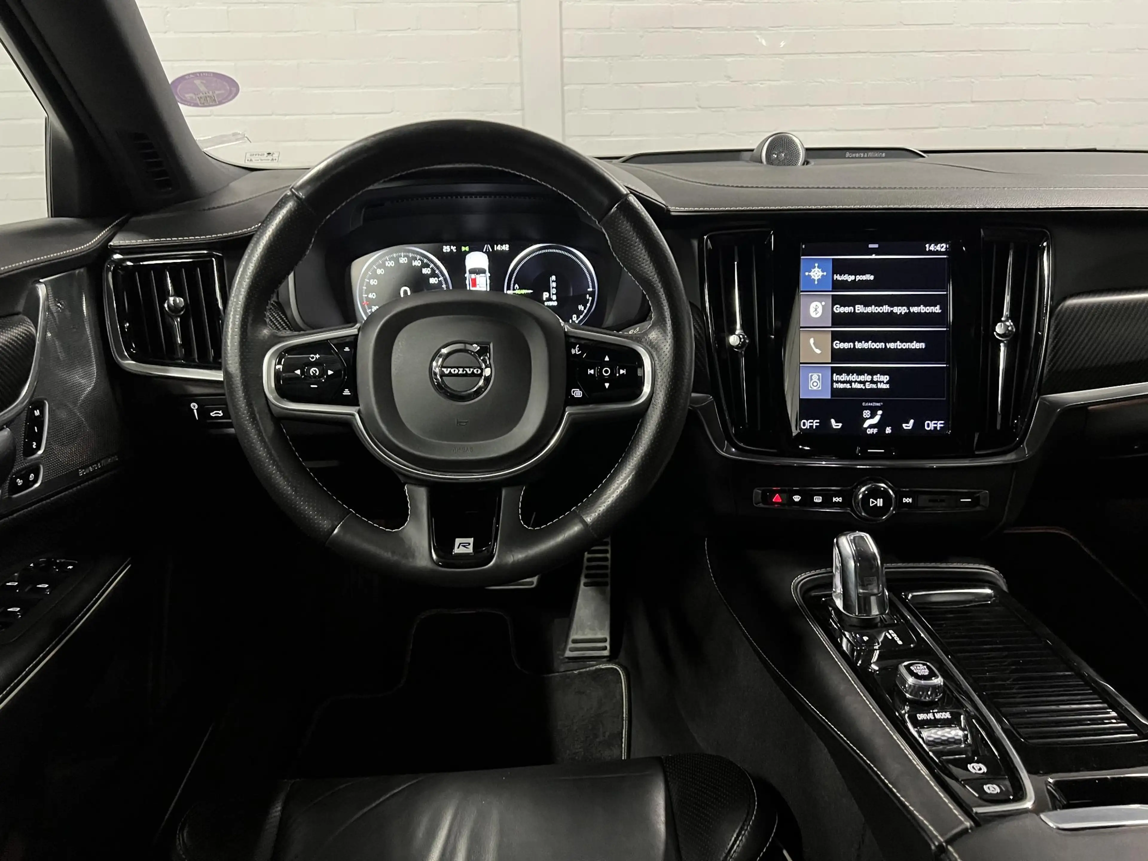 Volvo S90 2.0 T8 AWD Inscription Bowers & Wilkins | Open dak — photo 13