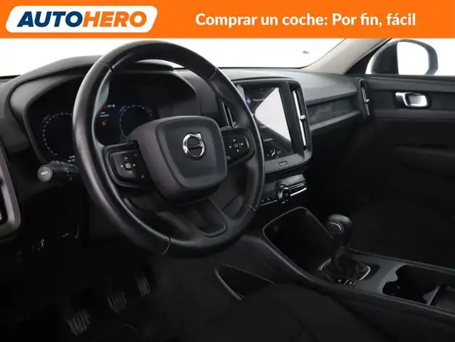 Volvo XC40 view 12