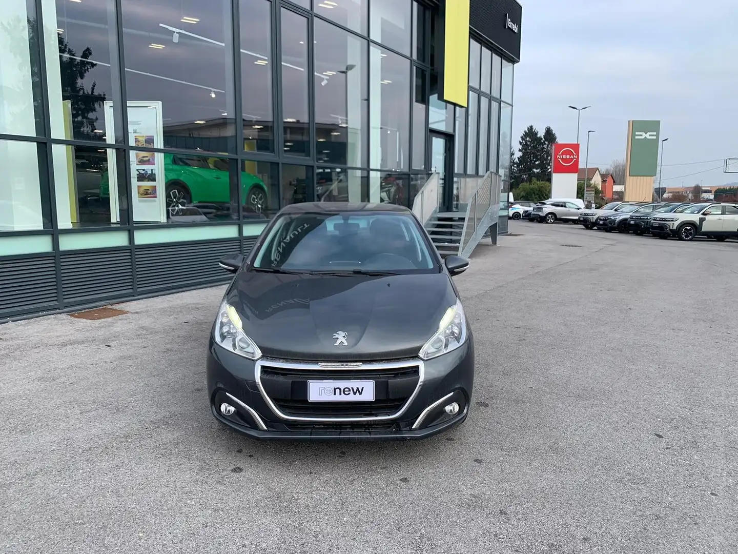 Peugeot 208 208 5p 1.6 bluehdi Allure 75cv FC124 Gris - 2