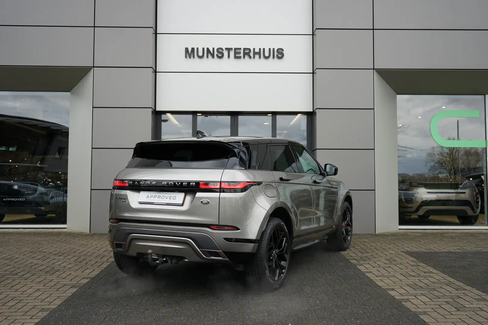 Land Rover Range Rover Evoque 1.5 P300e AWD R-Dynamic S - Panorama dak - Trekhaa Grigio - 2