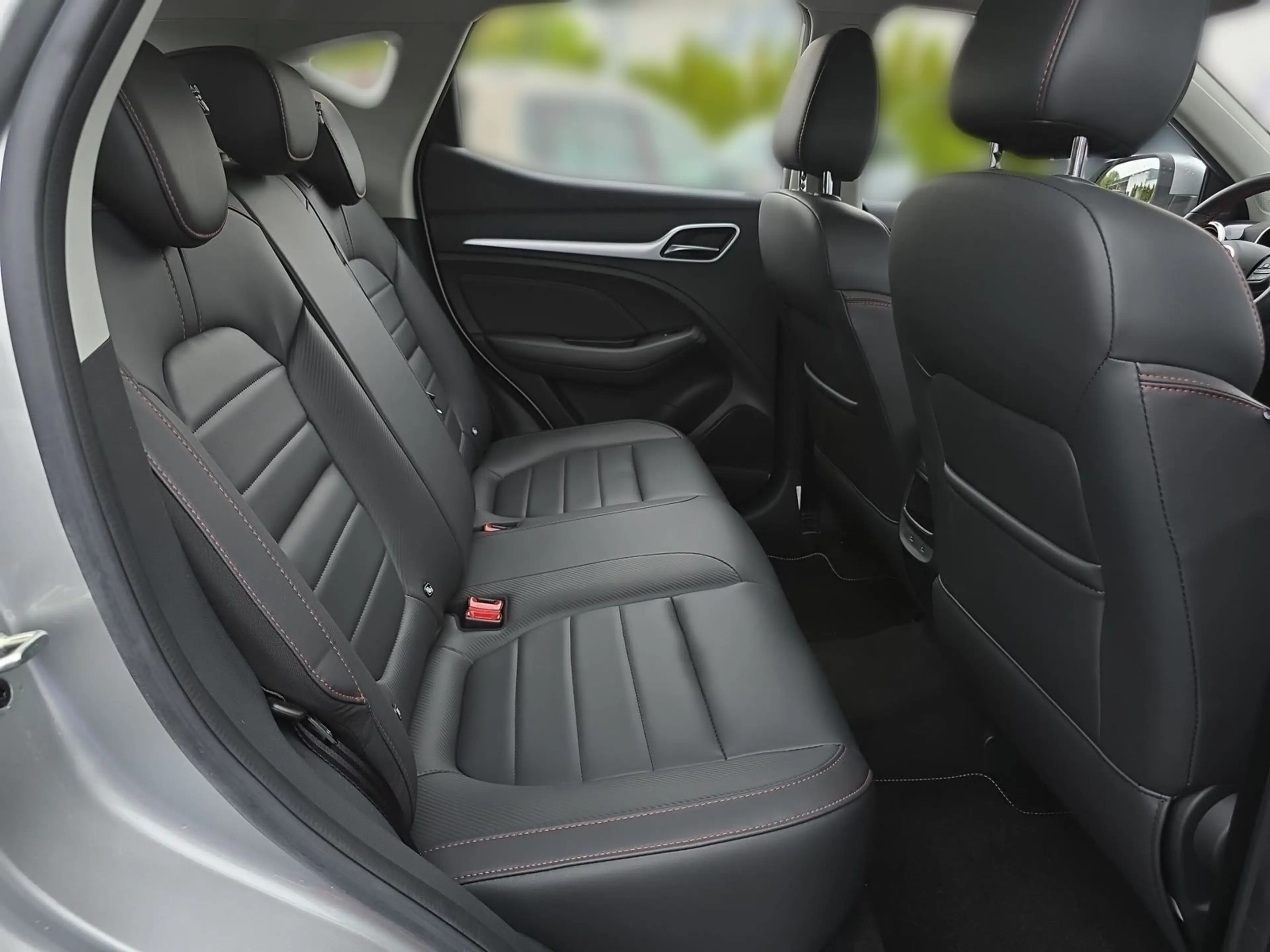 MG ZS 1.0 Luxury Android Apple 360° Tempomat Leder — photo 13