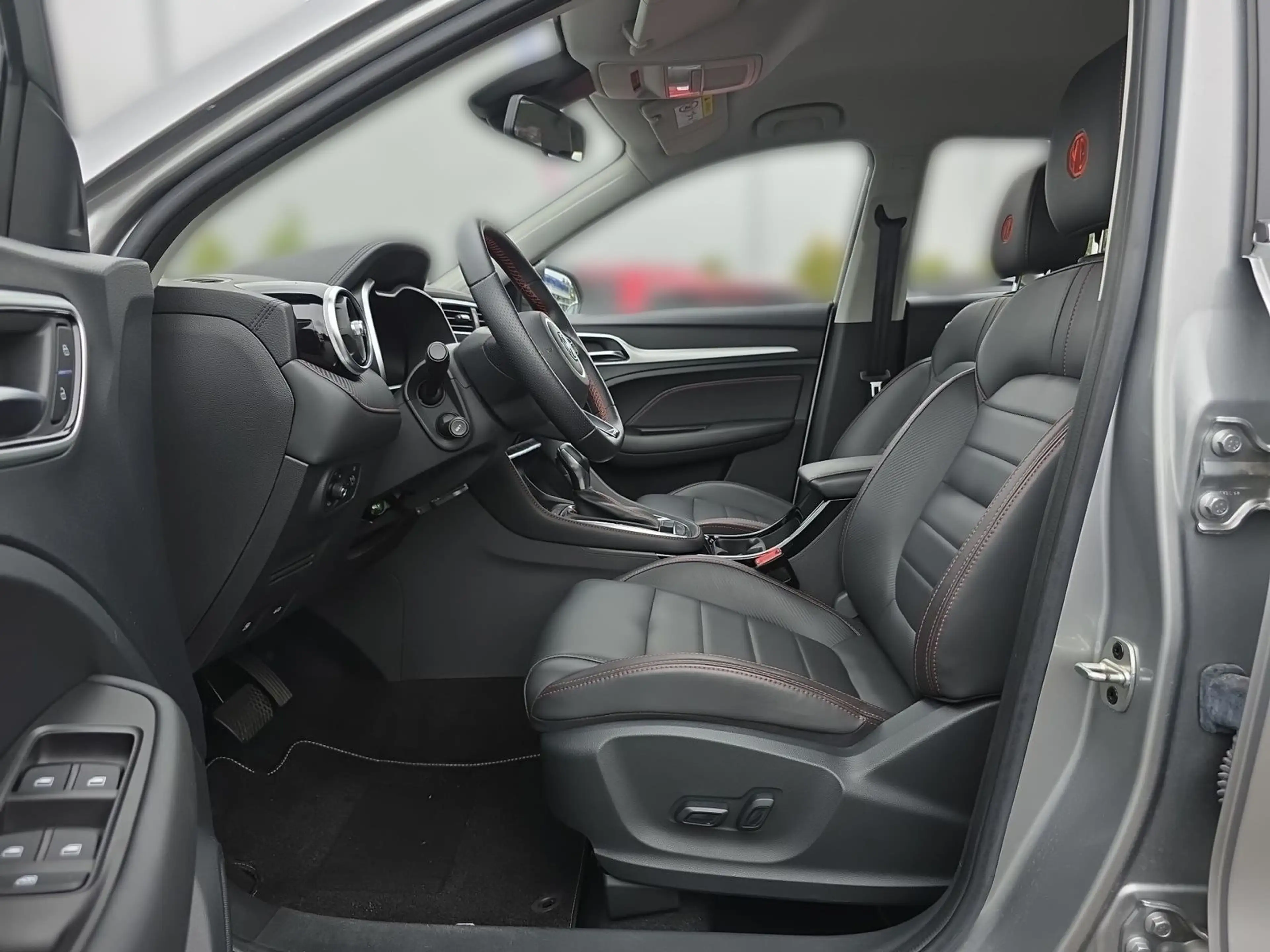 MG ZS 1.0 Luxury Android Apple 360° Tempomat Leder — photo 10