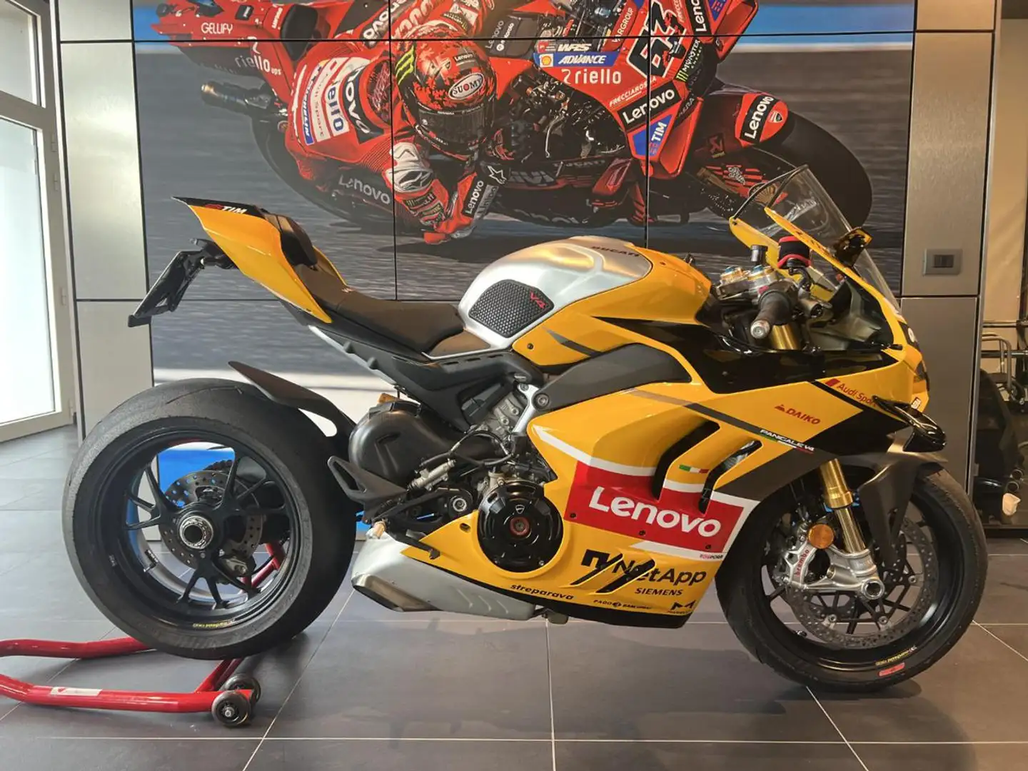 Ducati Panigale V4 V4R Rosso - 1