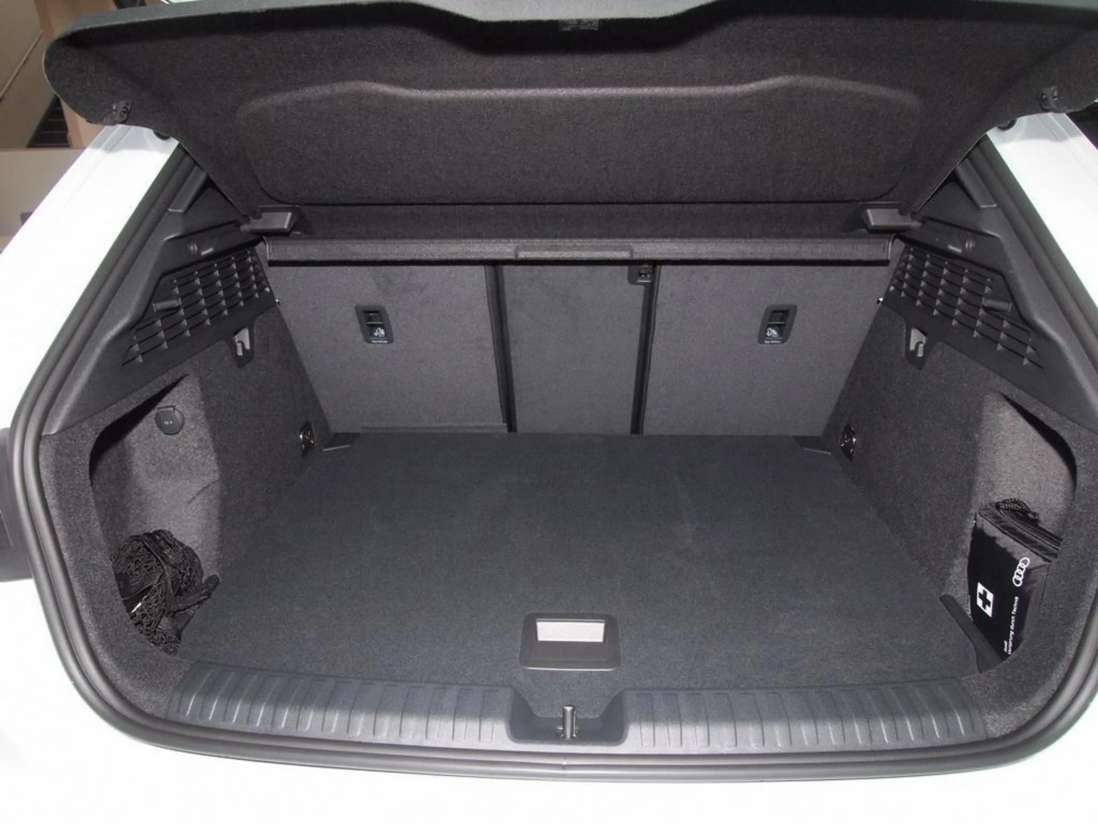 Audi A3 S line 35 TFSI S tronic Alu-19`ACC — photo 8