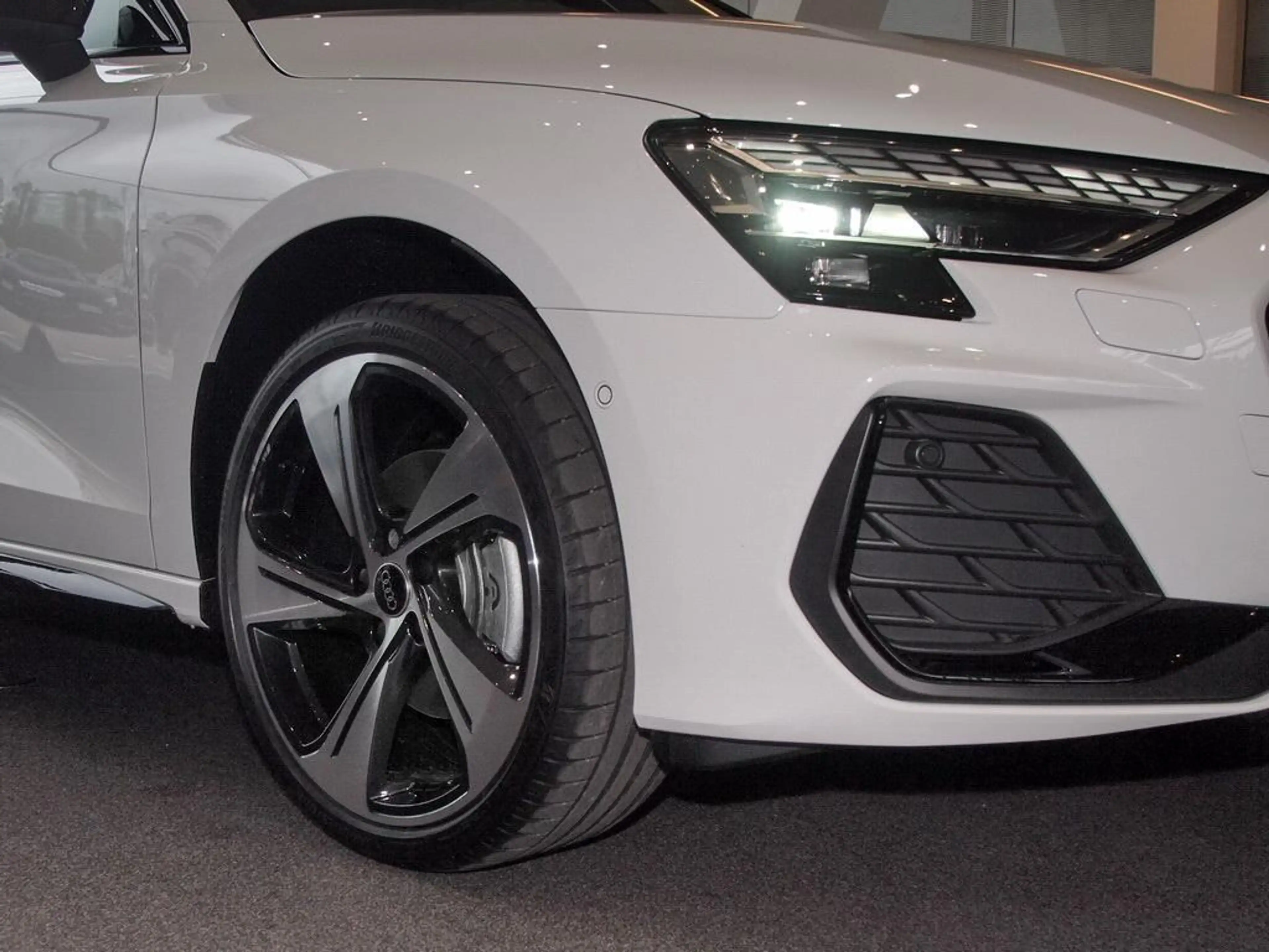 Audi A3 S line 35 TFSI S tronic Alu-19`ACC — photo 9