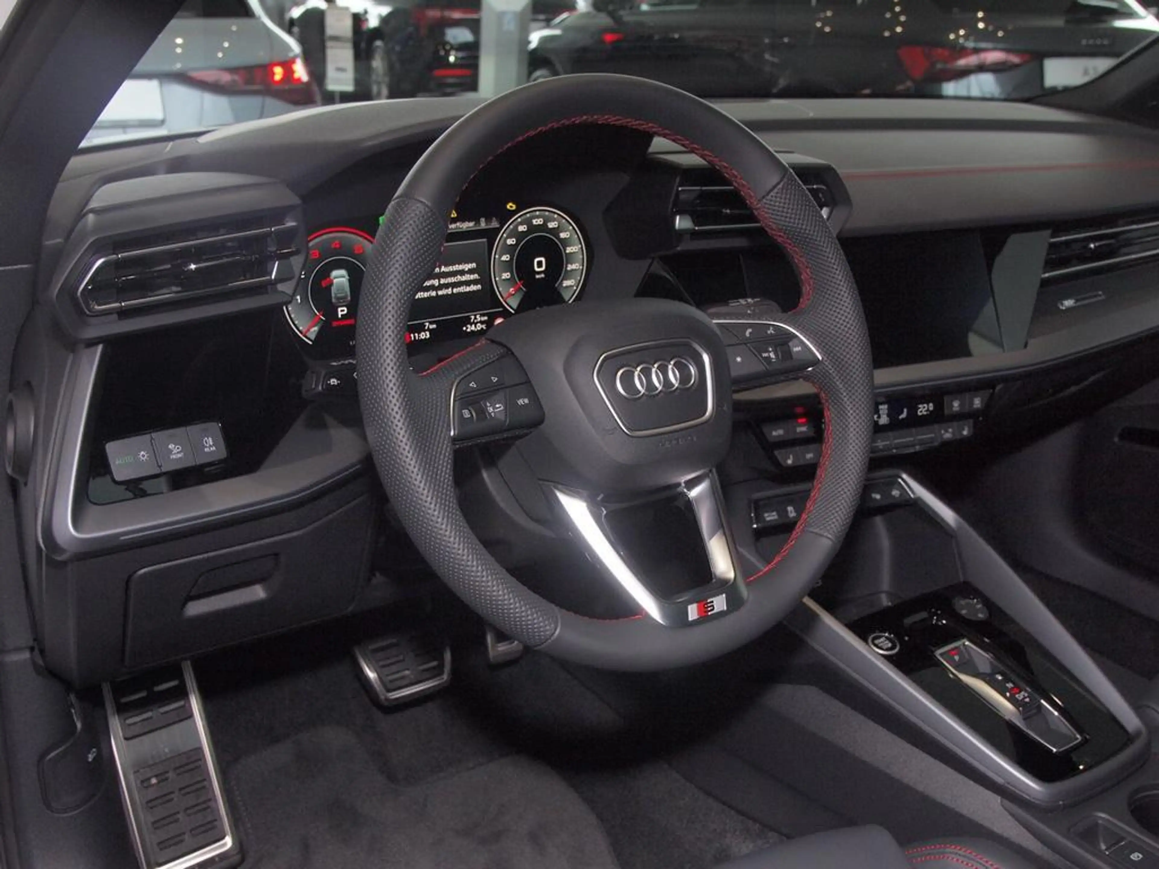 Audi A3 S line 35 TFSI S tronic Alu-19`ACC — photo 6