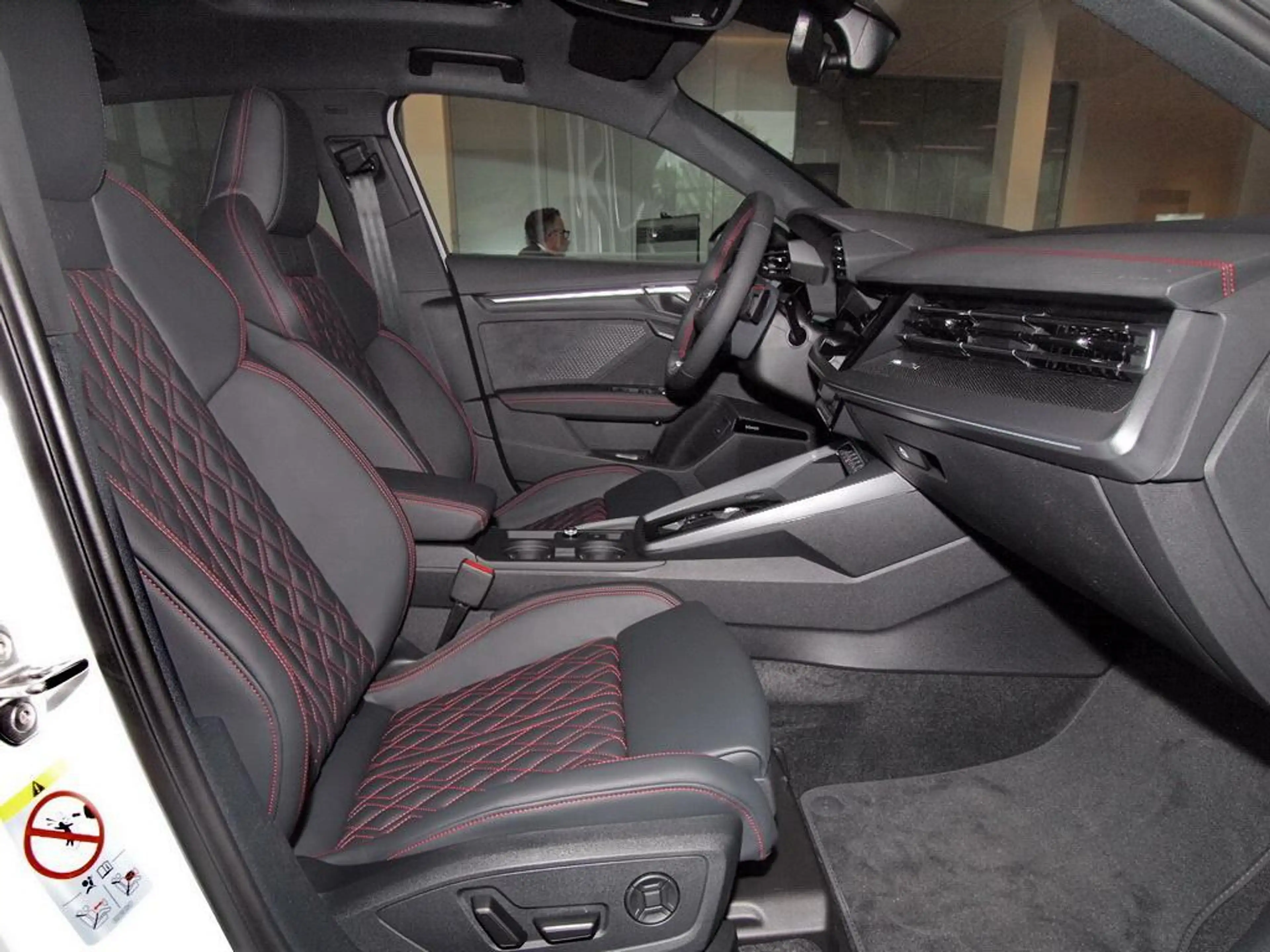 Audi A3 S line 35 TFSI S tronic Alu-19`ACC — photo 4