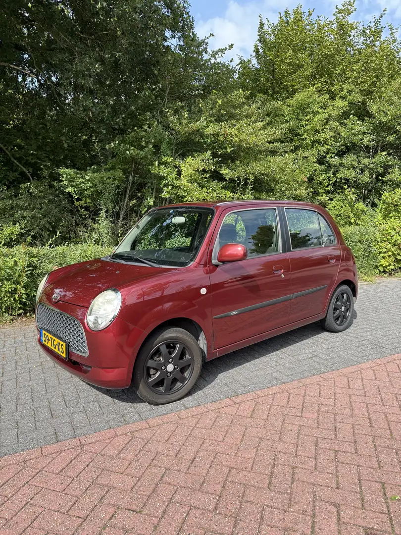 Daihatsu Trevis 1.0 Červená - 2