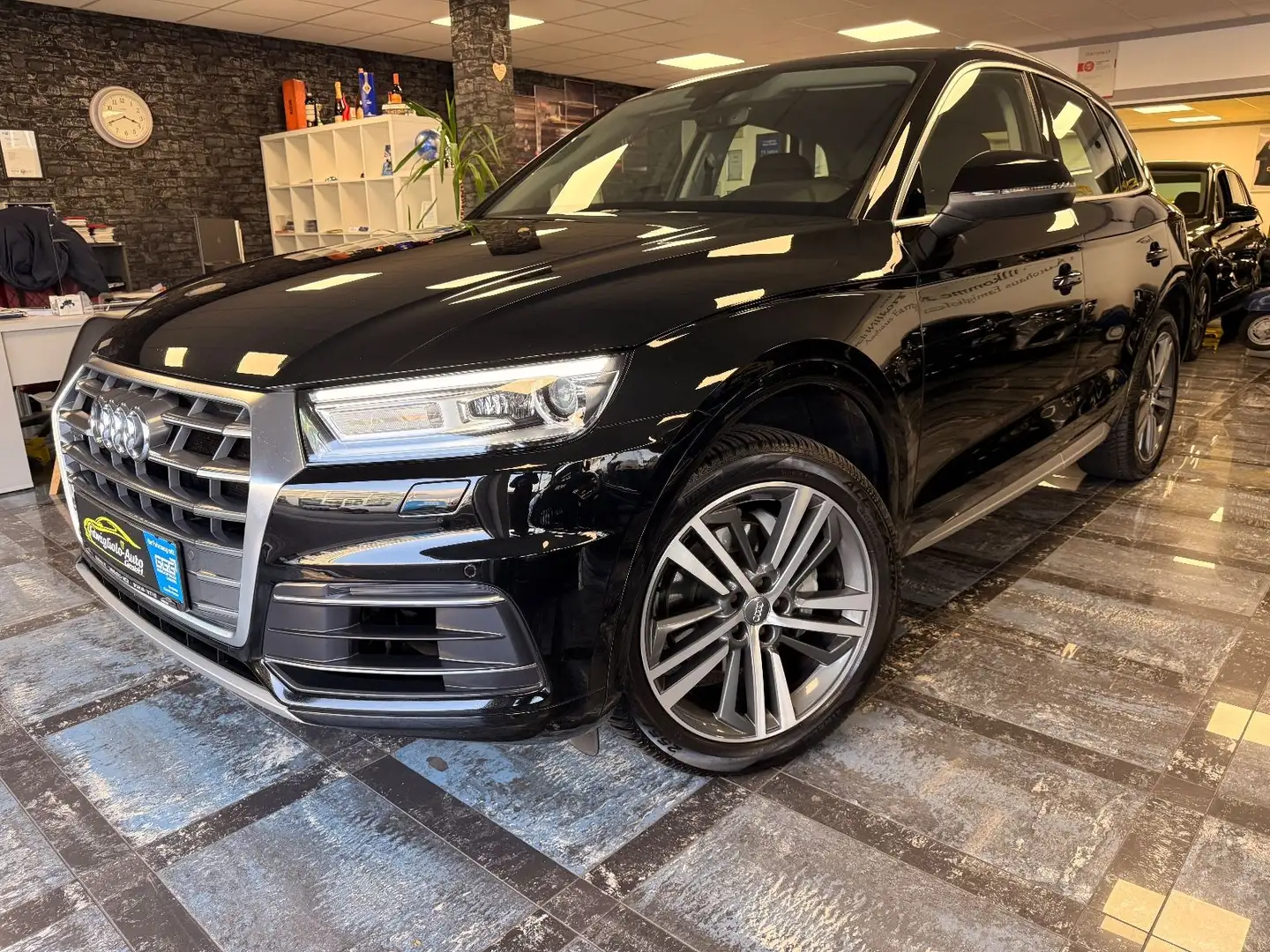 Audi Q5 40 TDI quattro sport/Xenon/Navi/Kamera/ Schwarz - 1