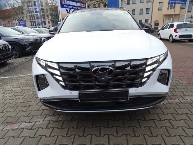 Hyundai Tucson view 2
