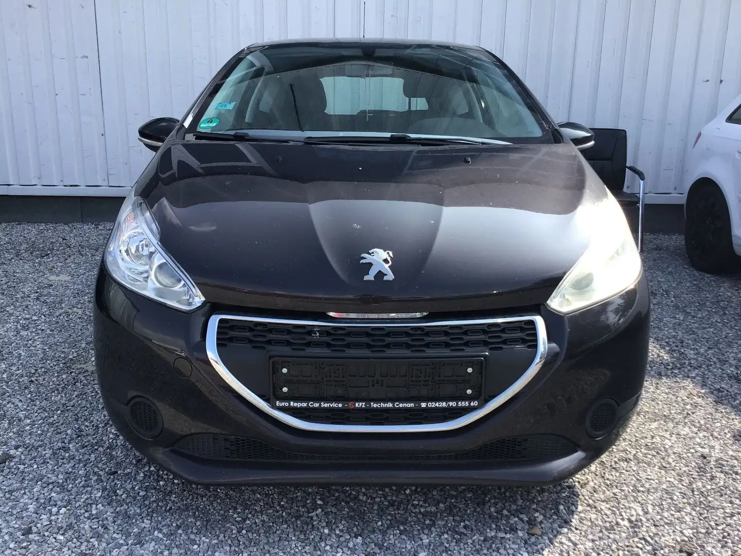 Peugeot 208 Active Schwarz - 2