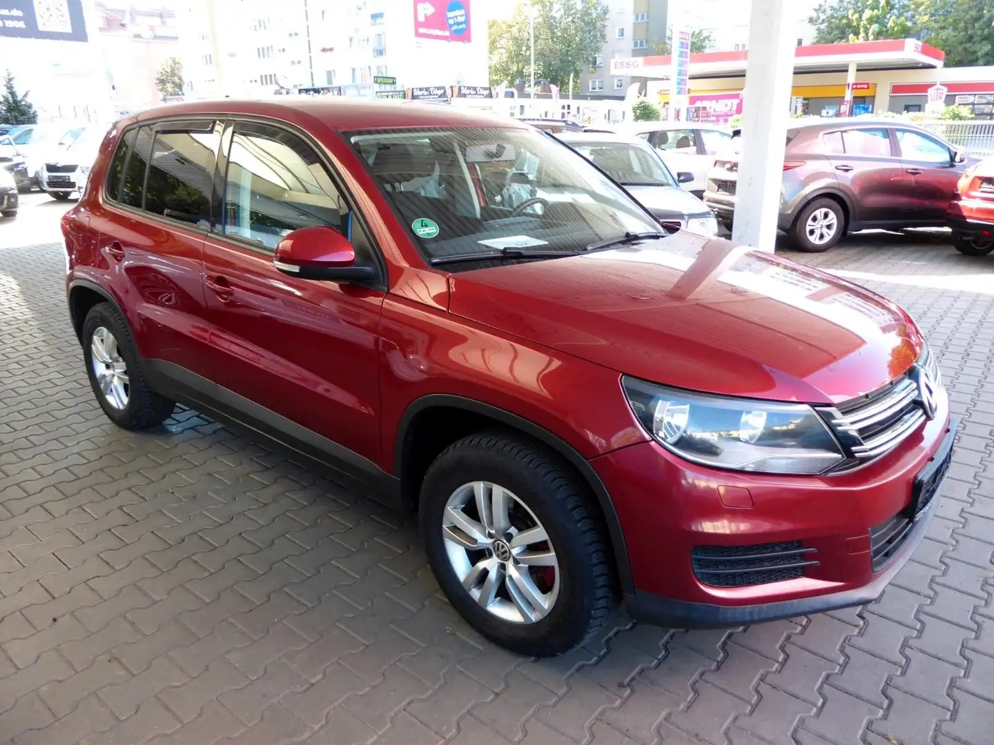Volkswagen Tiguan 2.0 TSI 4Motion DSG Trend--TÜV/AU/SERVICE NEU-- Rot - 2