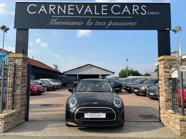 MINI Cooper mini 3p 1.5 Essential Premium auto 136cv