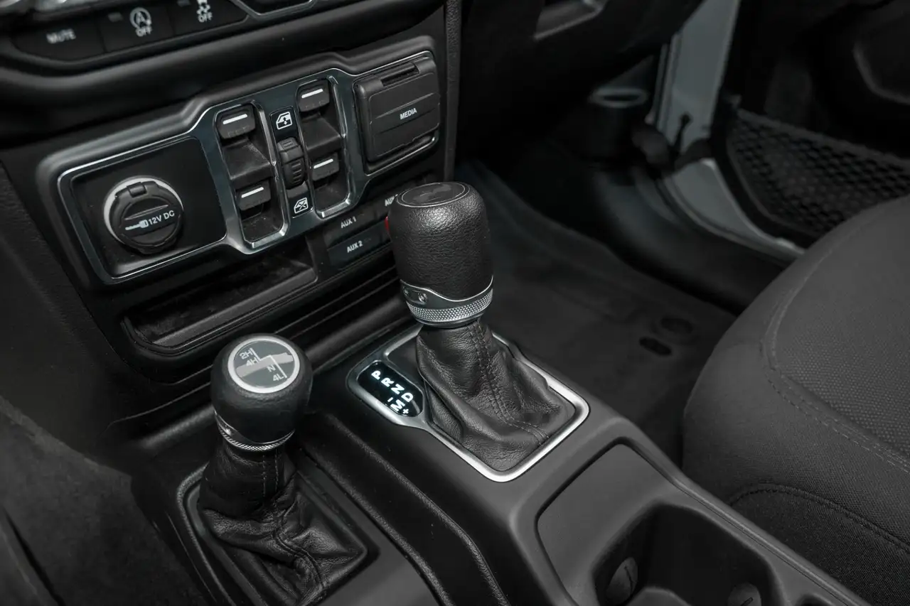 Jeep Wrangler снимка Jeep Wrangler