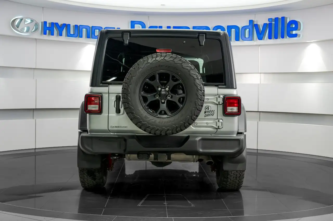 Jeep Wrangler снимка Jeep Wrangler