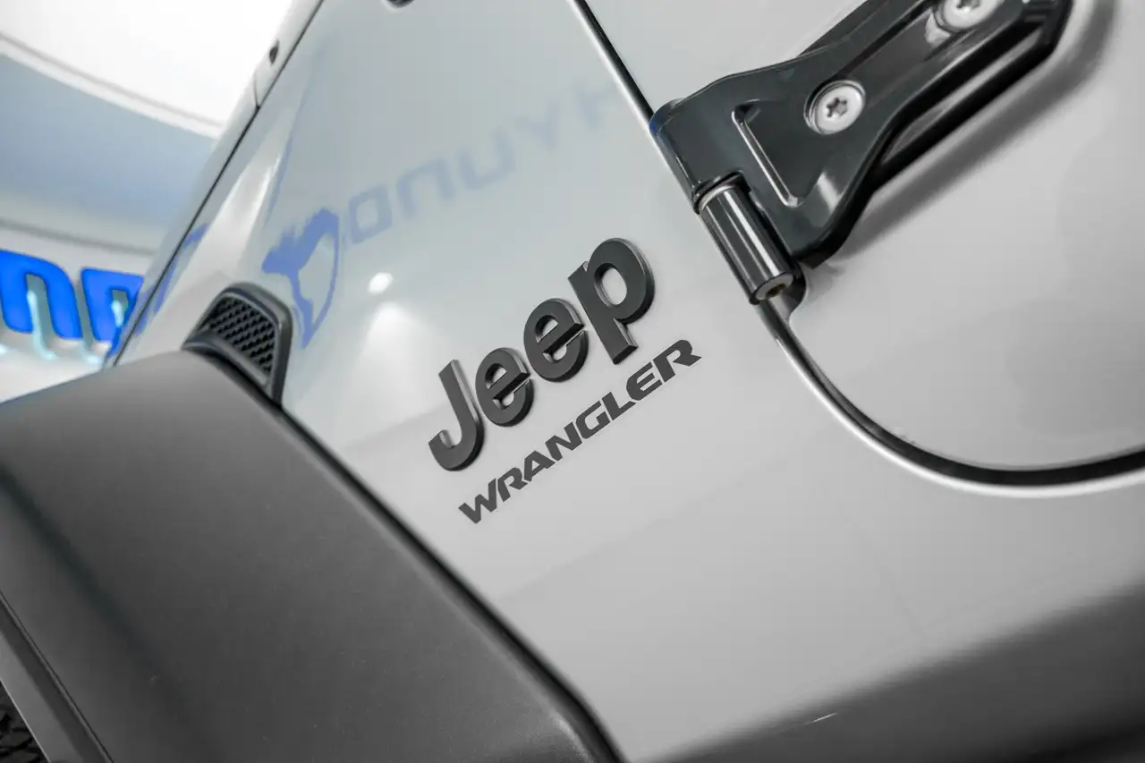 Jeep Wrangler снимка Jeep Wrangler