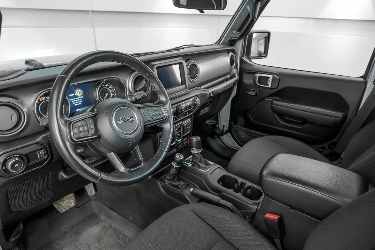 Jeep Wrangler снимка Jeep Wrangler