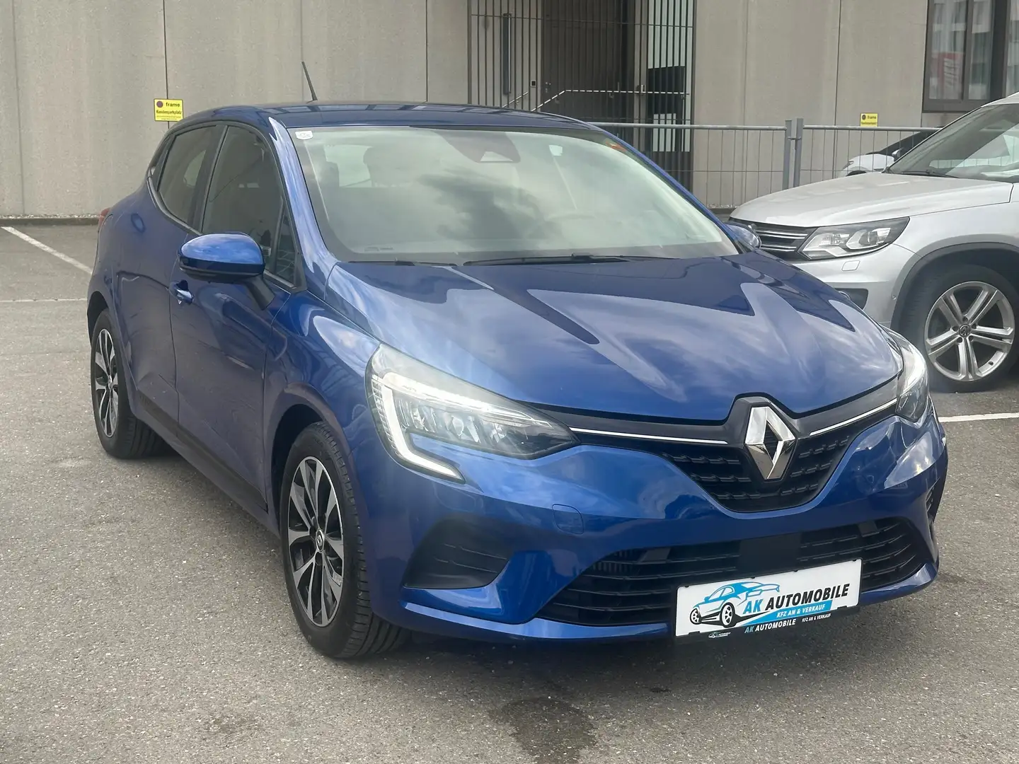 Renault Clio Zen TCe 90 Blau - 1