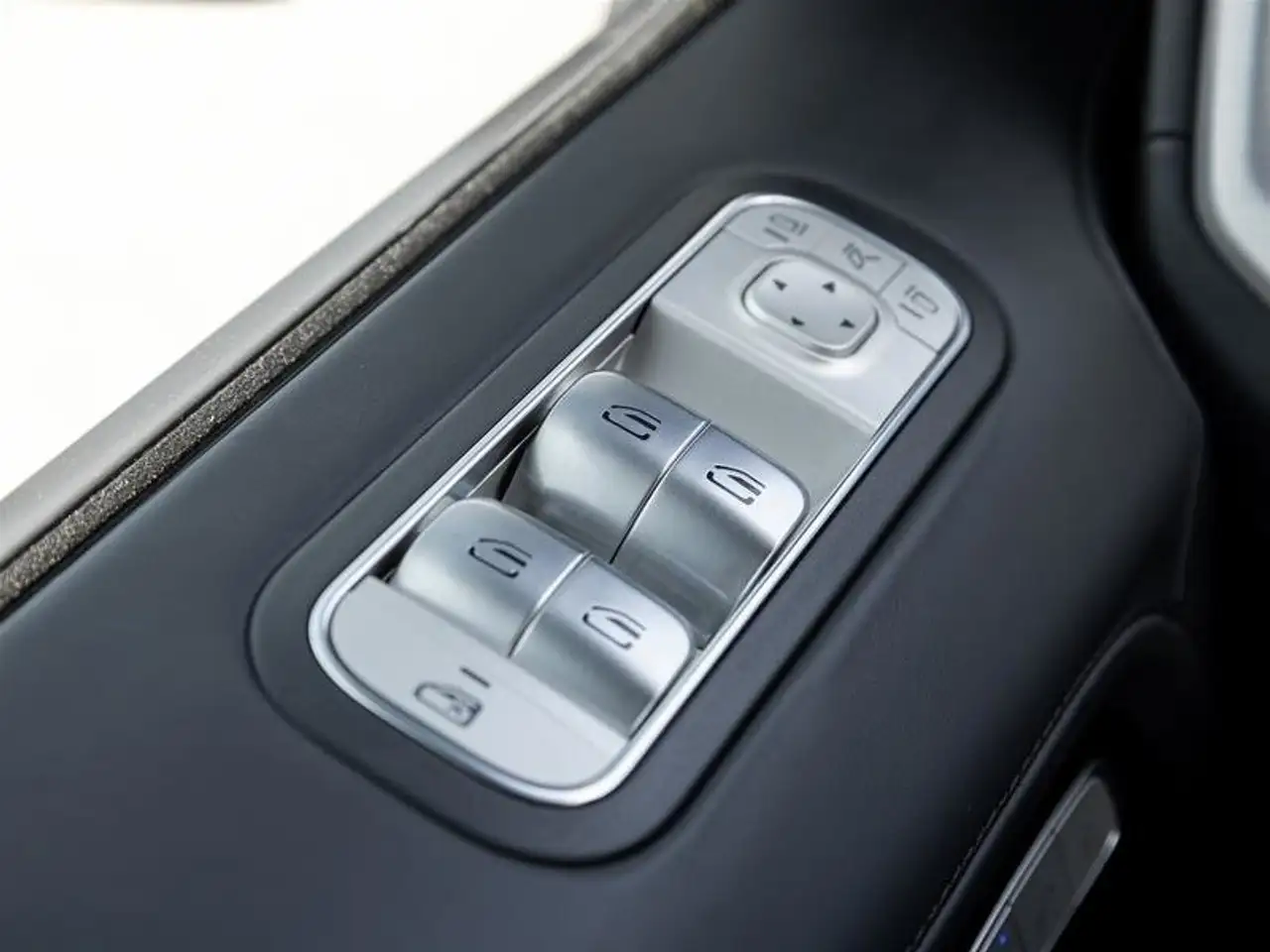 Mercedes-Benz G-Class снимка Mercedes-Benz G-Class