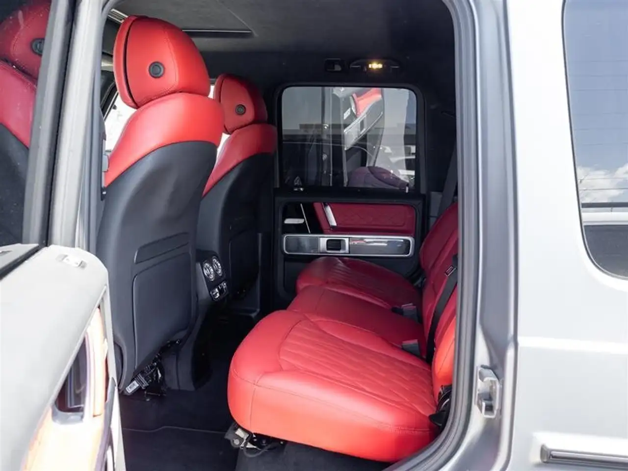 Mercedes-Benz G-Class снимка Mercedes-Benz G-Class