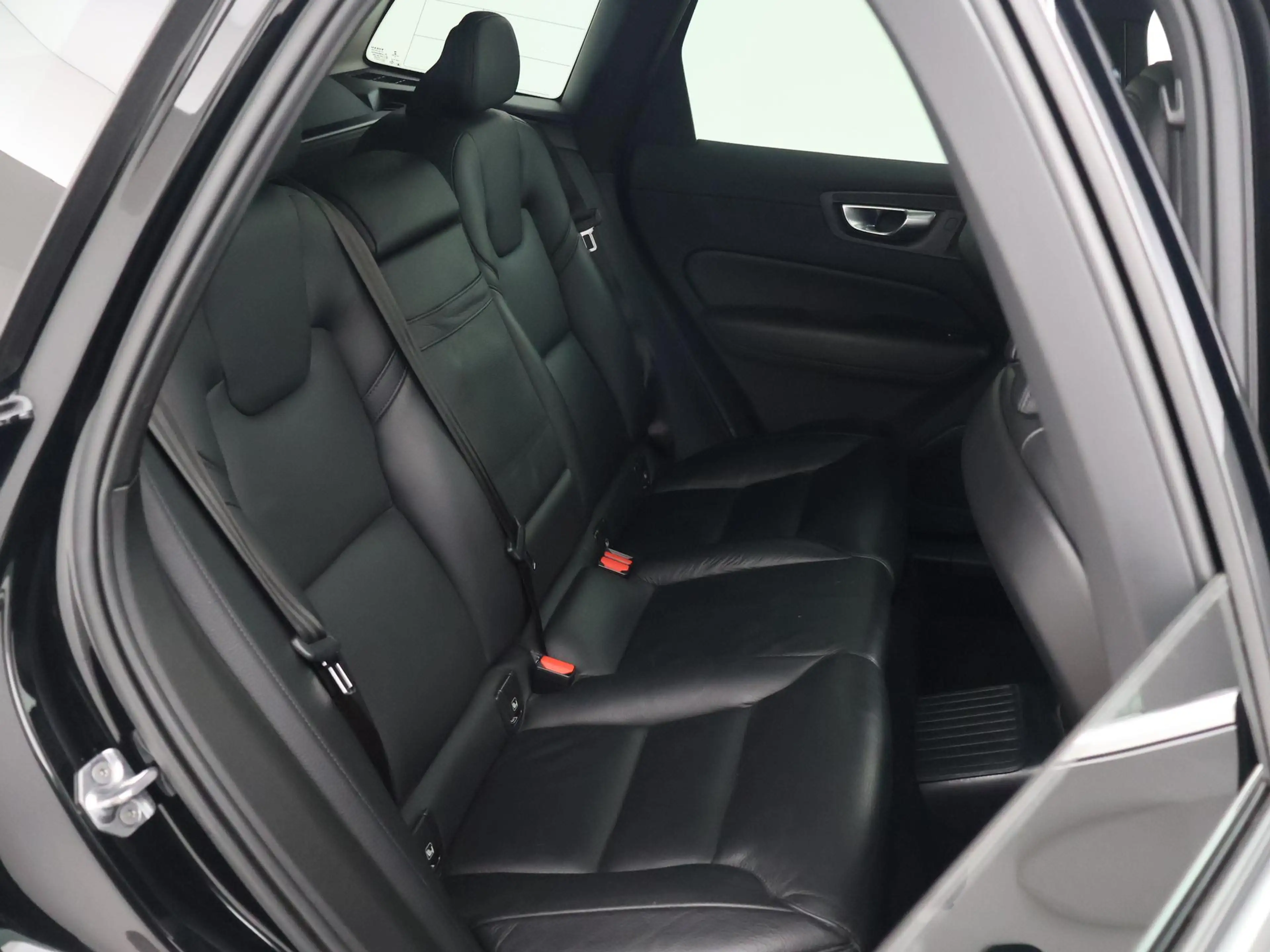 Volvo XC60 2.0 RECHARGE T8 390 PK AWD INSCRIPTION + LUCHTVERI — photo 9
