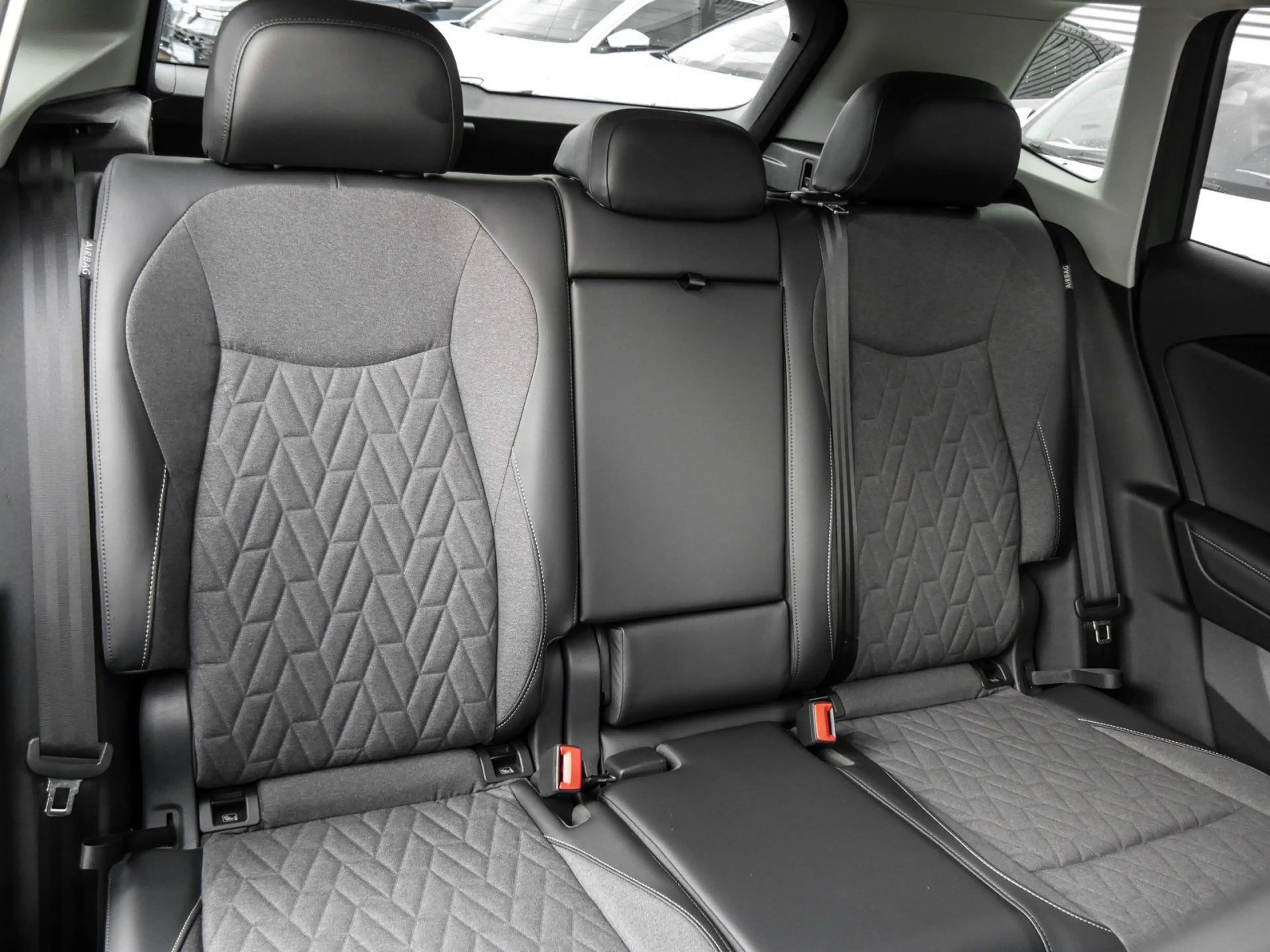 Volkswagen Tiguan 1.5 TSI eHybrid Life AHK HUD ACC DCC LENK — photo 4
