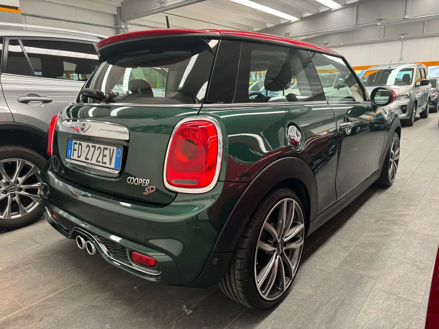 MINI Cooper SD Mini IV F55-F56 20162.0 Business 3p Zielony - 2