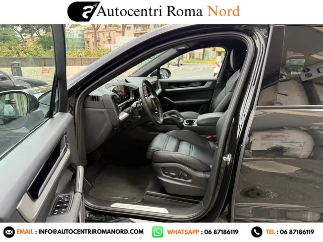 Porsche Cayenne view 7
