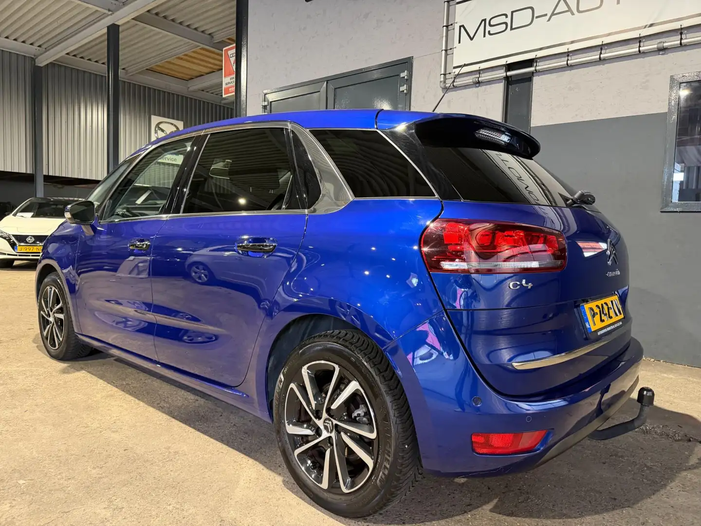Citroen C4 Picasso 1.2 PureTech Shine Trekhaak Panoramadak Bleu - 2