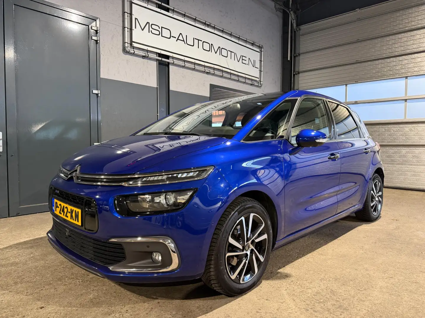 Citroen C4 Picasso 1.2 PureTech Shine Trekhaak Panoramadak Bleu - 1