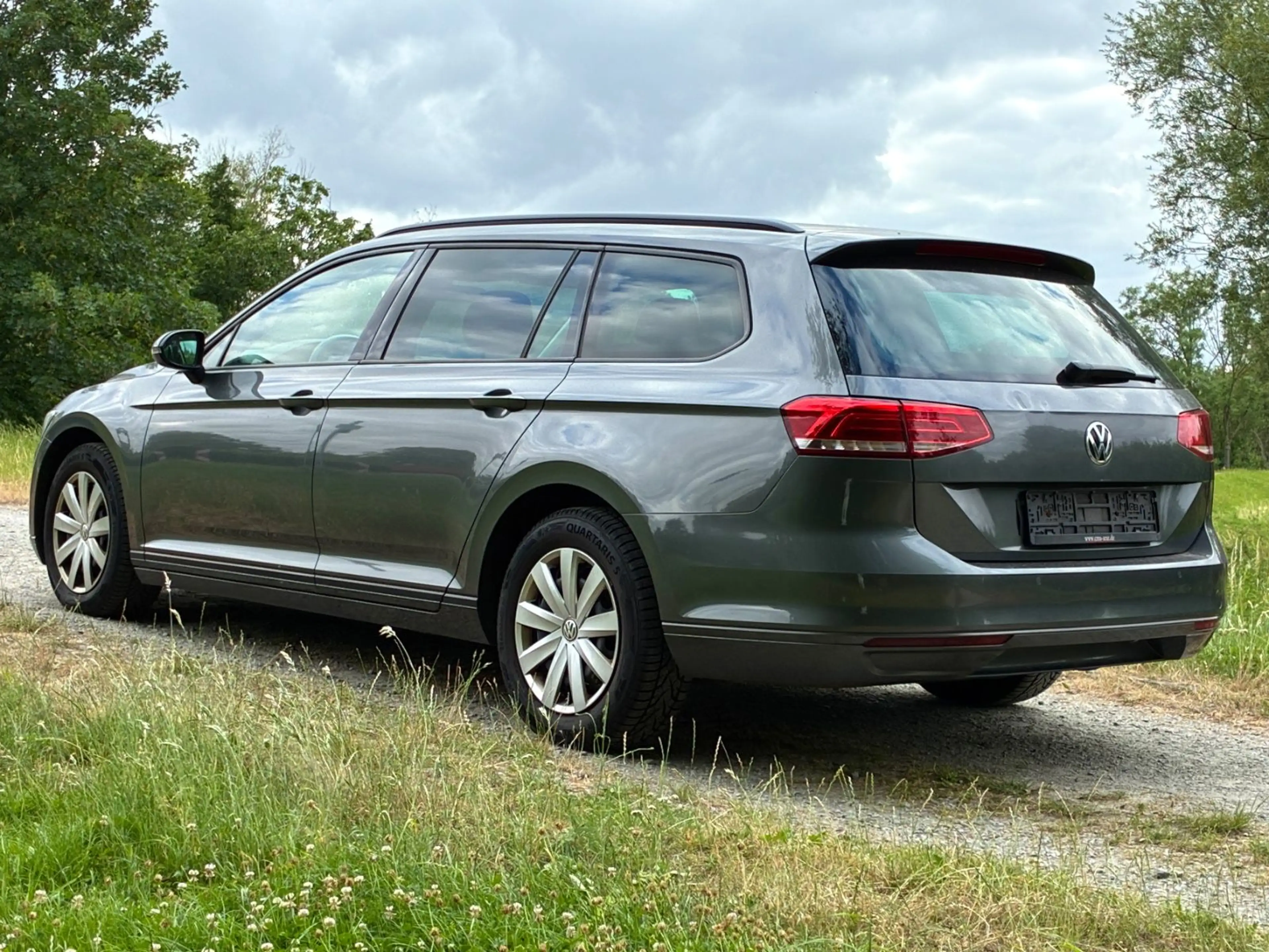 Volkswagen Passat Variant 1.6l TDI Tüv=Neu! 2.Hand! AHK! — photo 4