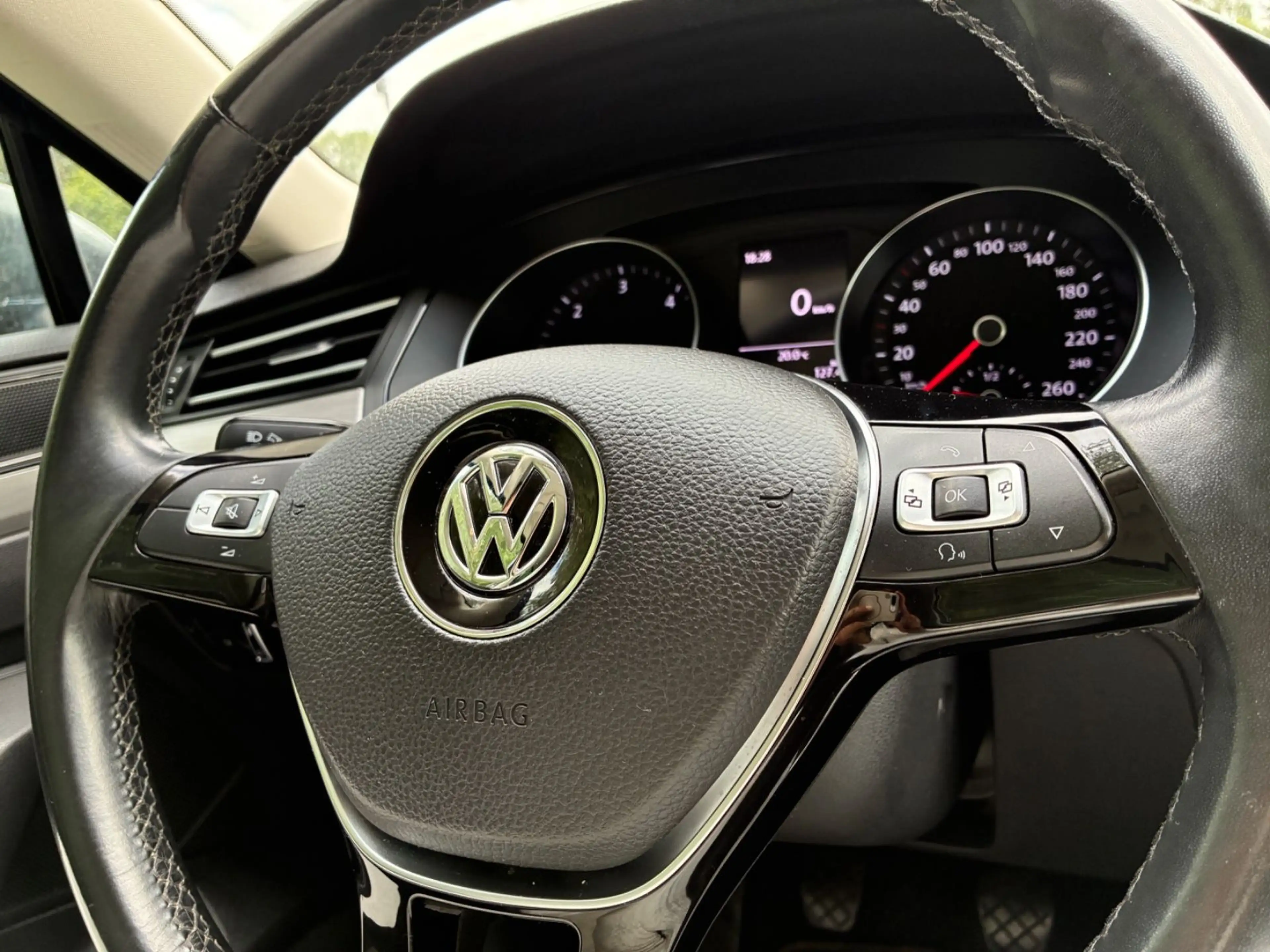 Volkswagen Passat Variant 1.6l TDI Tüv=Neu! 2.Hand! AHK! — photo 14