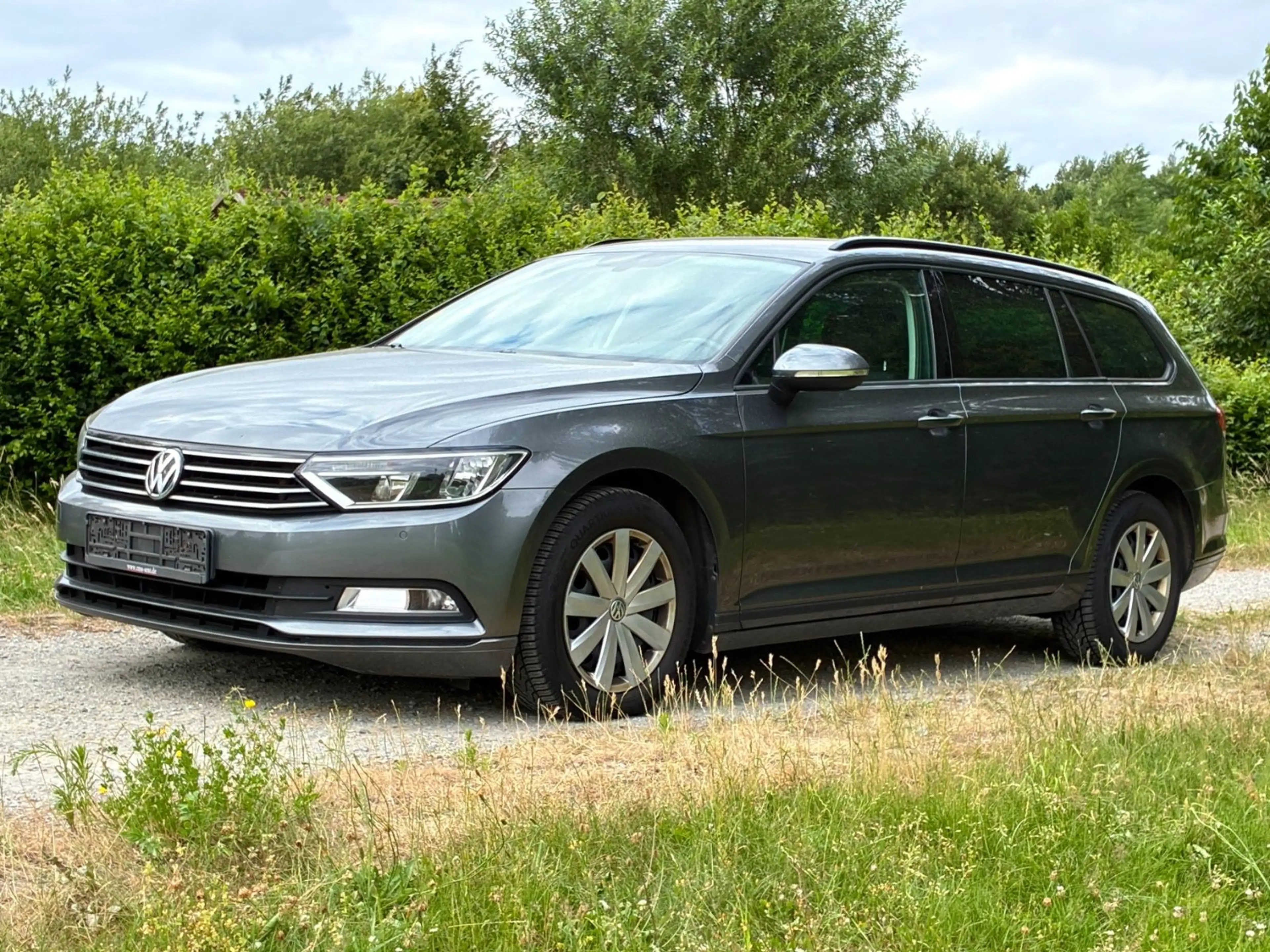 Volkswagen Passat Variant 1.6l TDI Tüv=Neu! 2.Hand! AHK! — photo 3