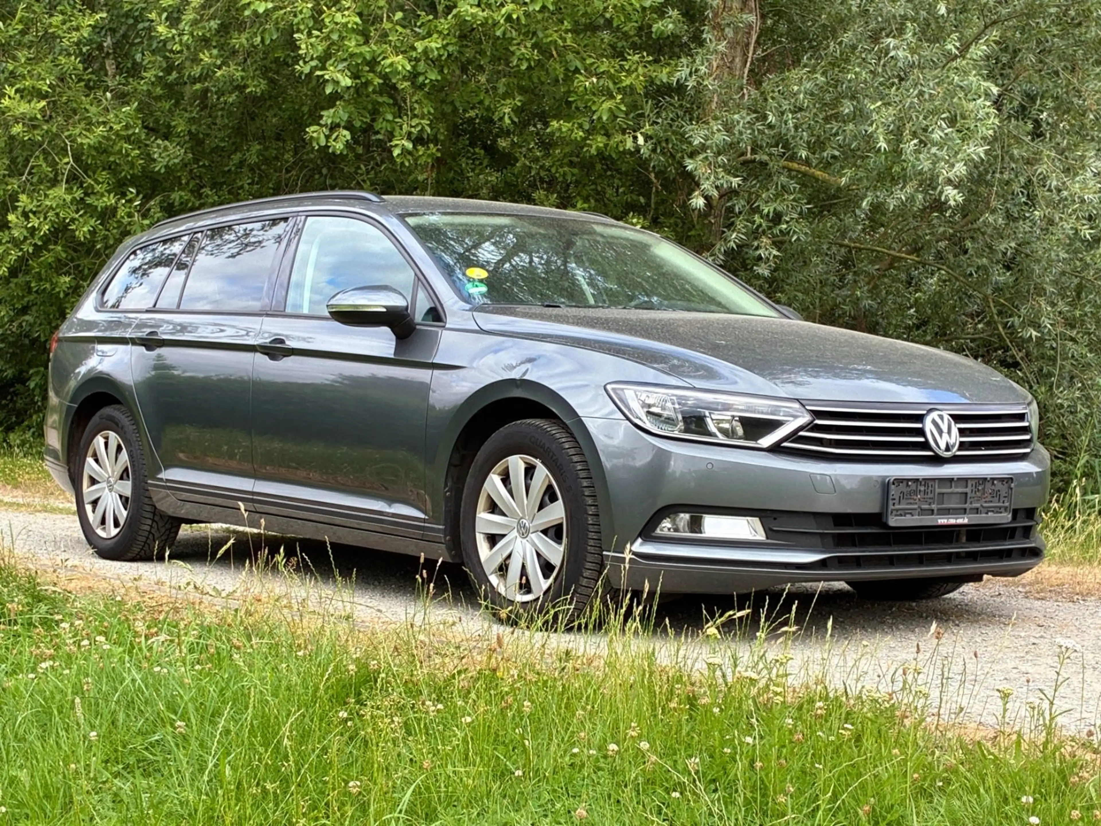 Volkswagen Passat Variant 1.6l TDI Tüv=Neu! 2.Hand! AHK!