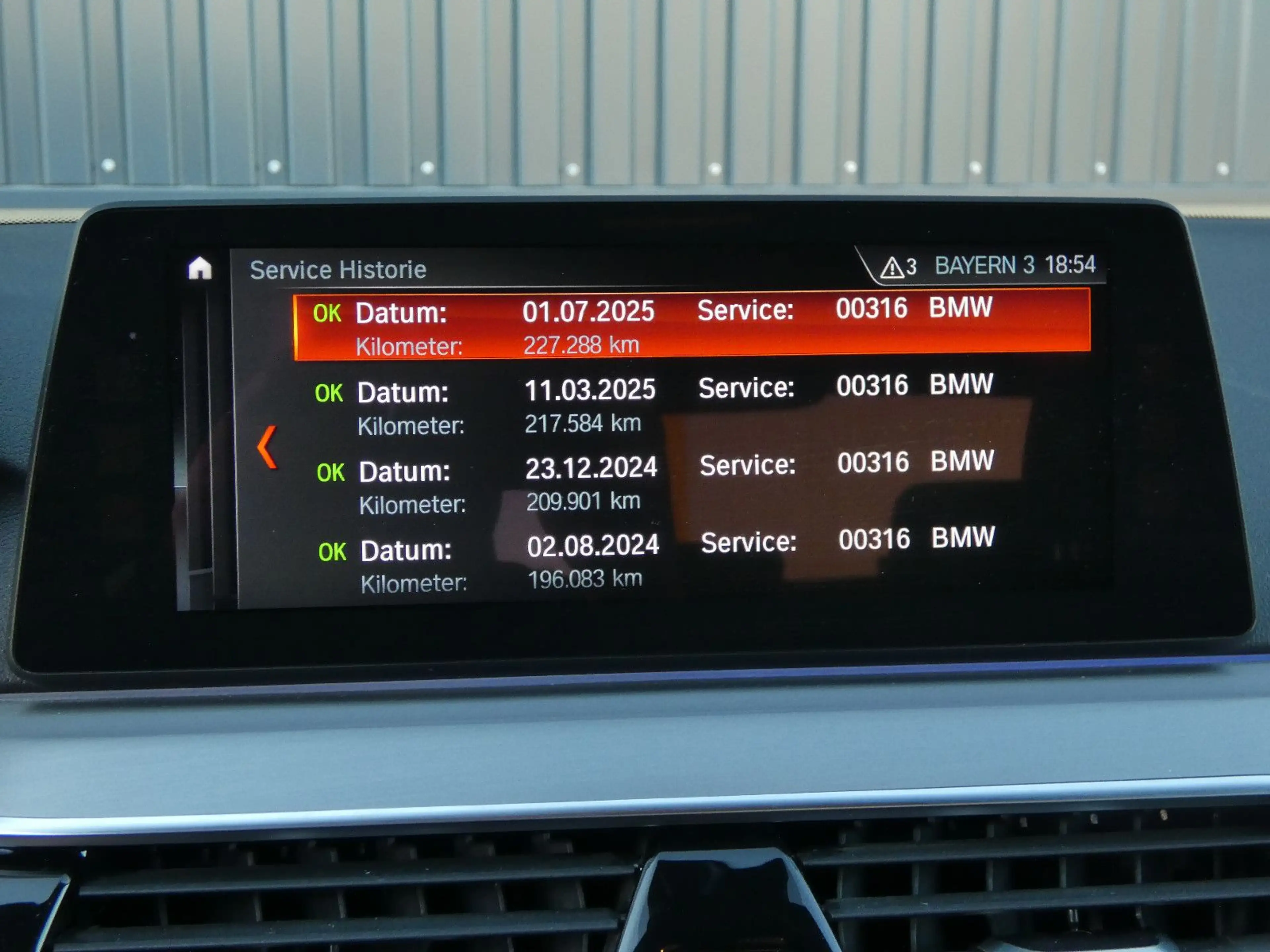 BMW 550 i xDrive A.LED Komfortsitze STHZG Sitzklima — photo 11