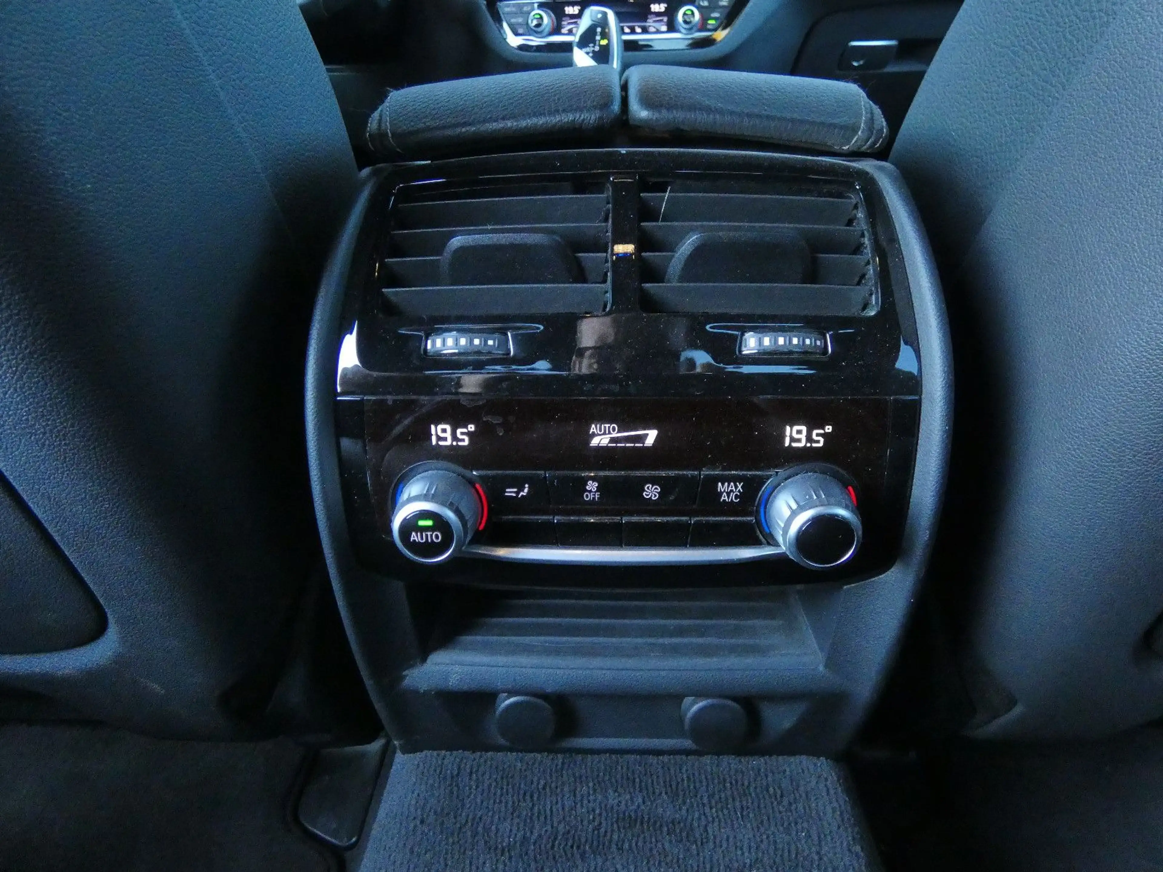 BMW 550 i xDrive A.LED Komfortsitze STHZG Sitzklima — photo 20